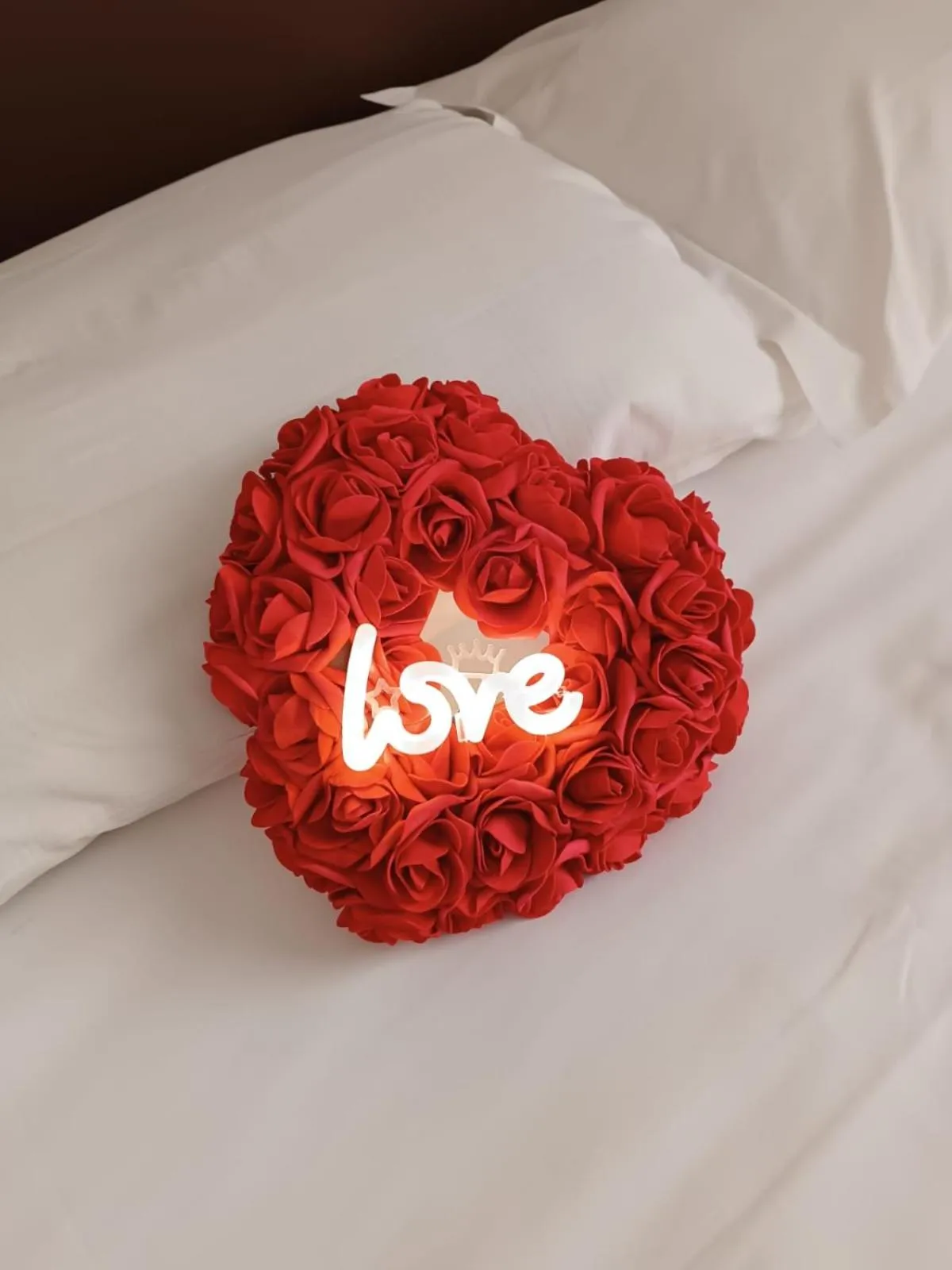 room service, Bed in Elegant Rooms Roma - Guest House