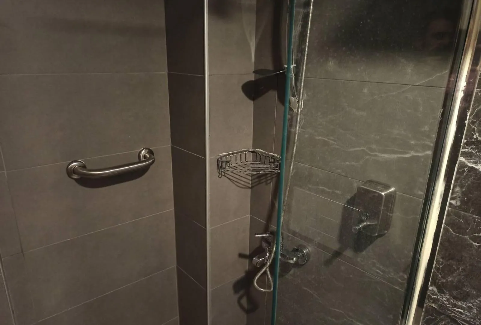 Shower in Cadde Suite Bakırköy