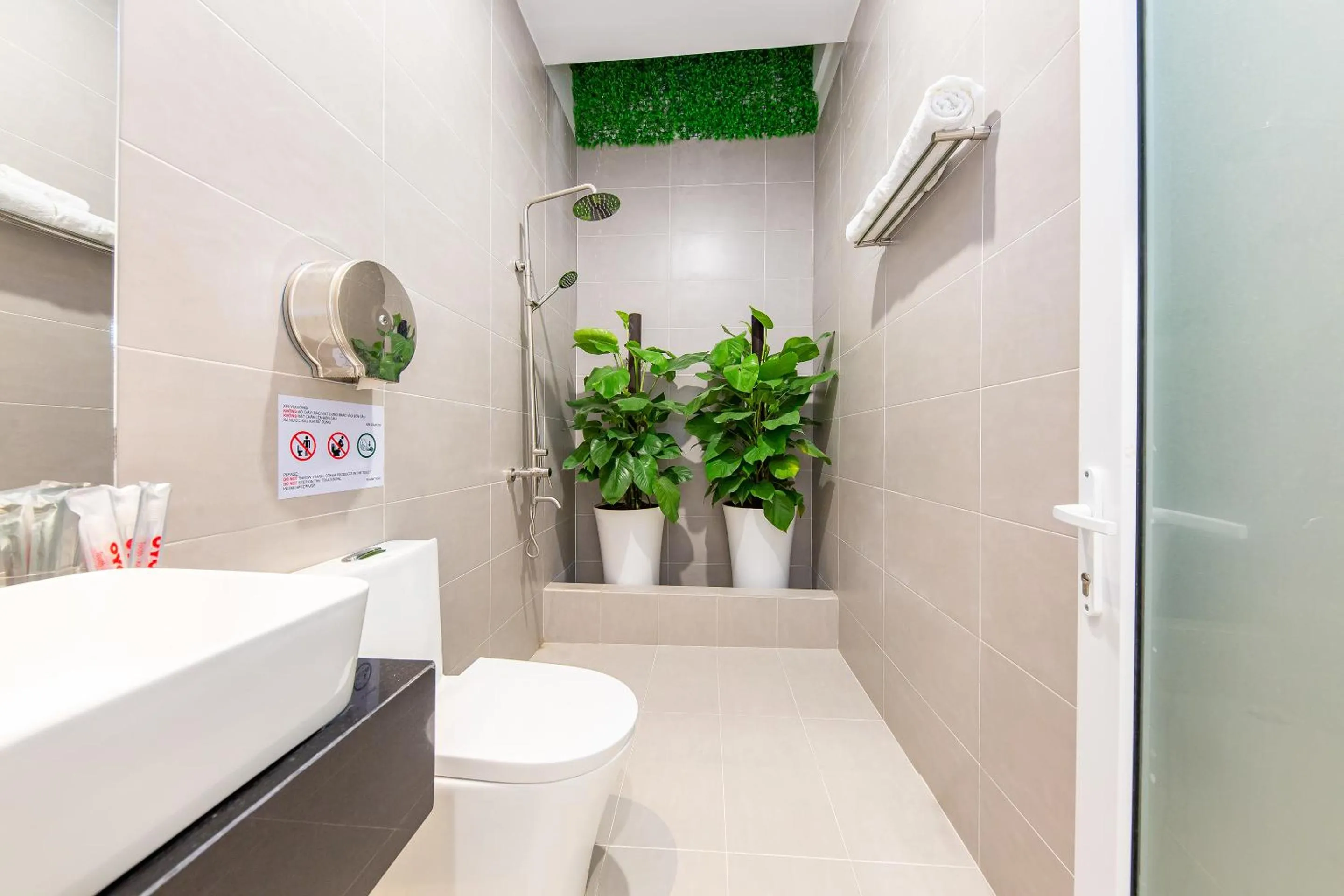 Bathroom in QA Hotel Dalat - City Centre