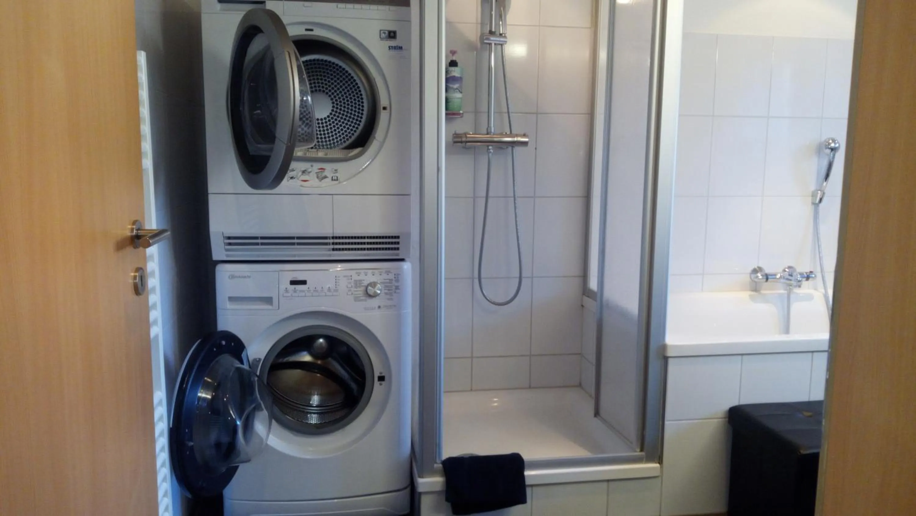 Bathroom in 3 Doppelbett Business Apartment am Bodensee