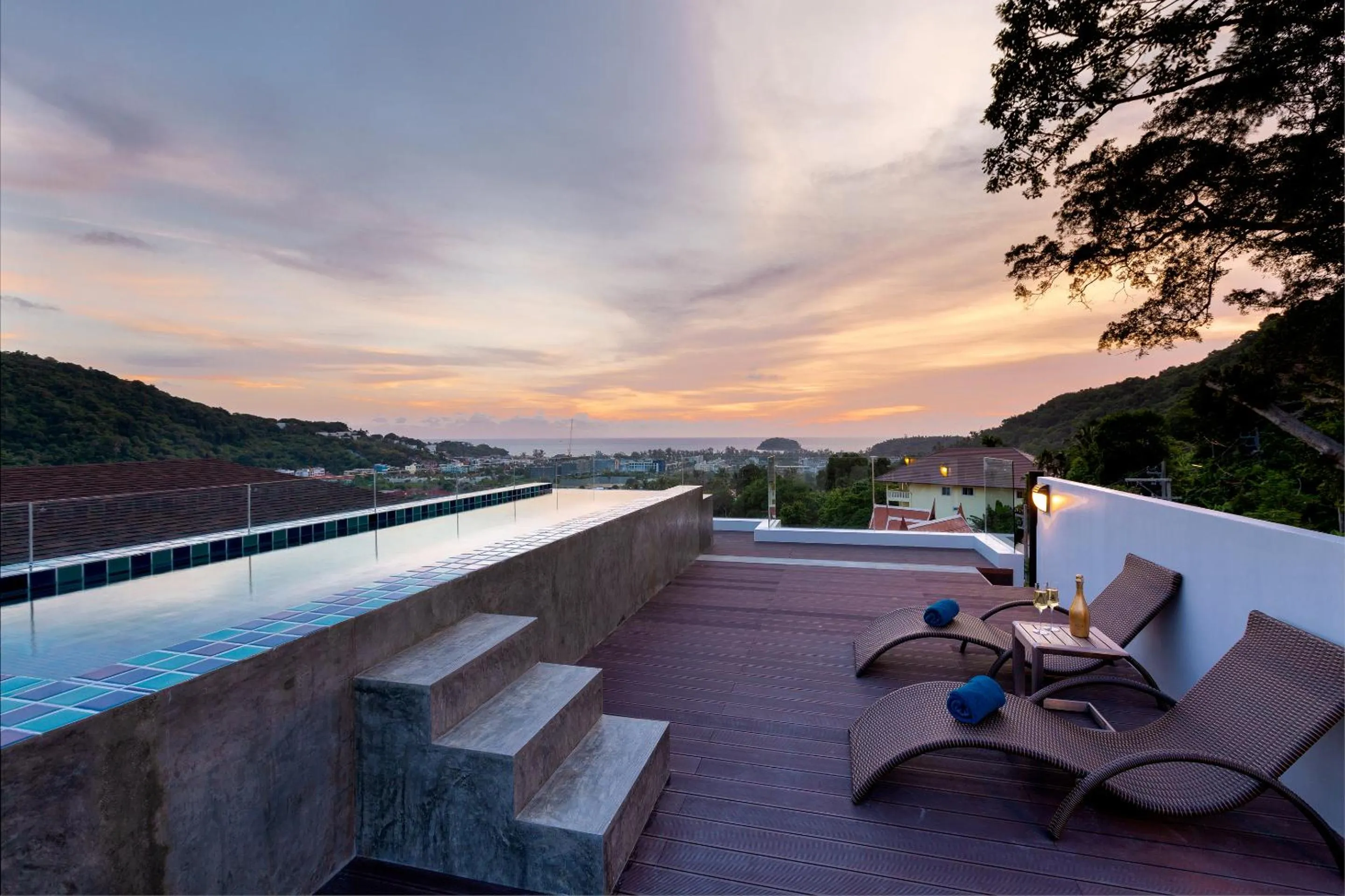 Swimming pool in Splendid Sea View Resort