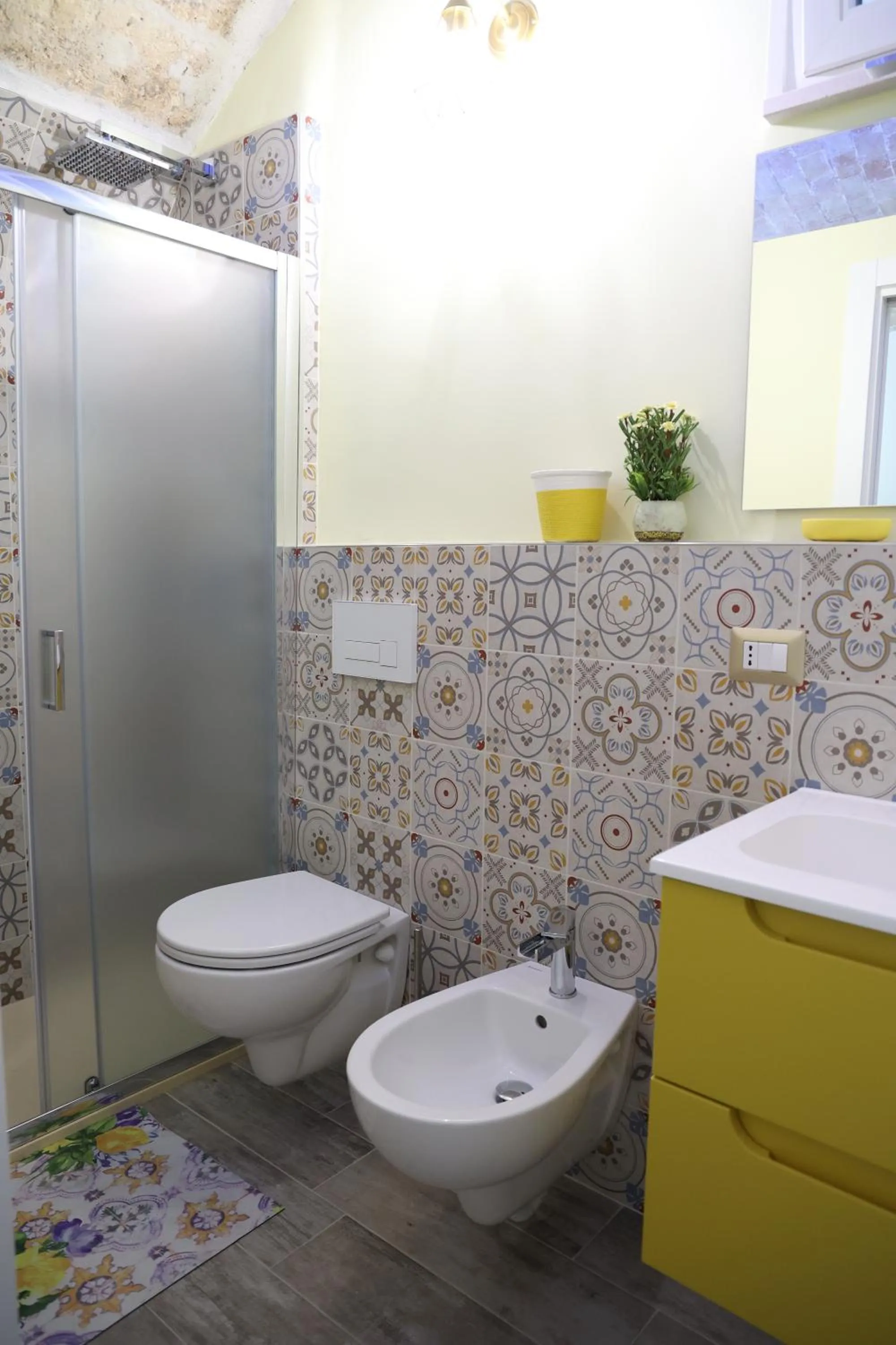 Bathroom in C'era Una Volta...