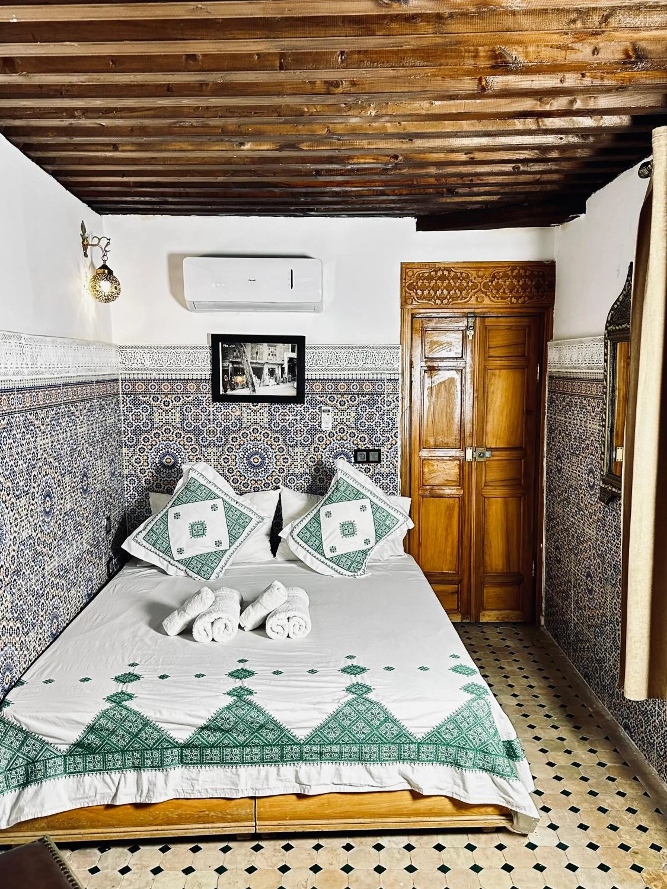 Bed in Riad Le Petit Patrimoine De Fés