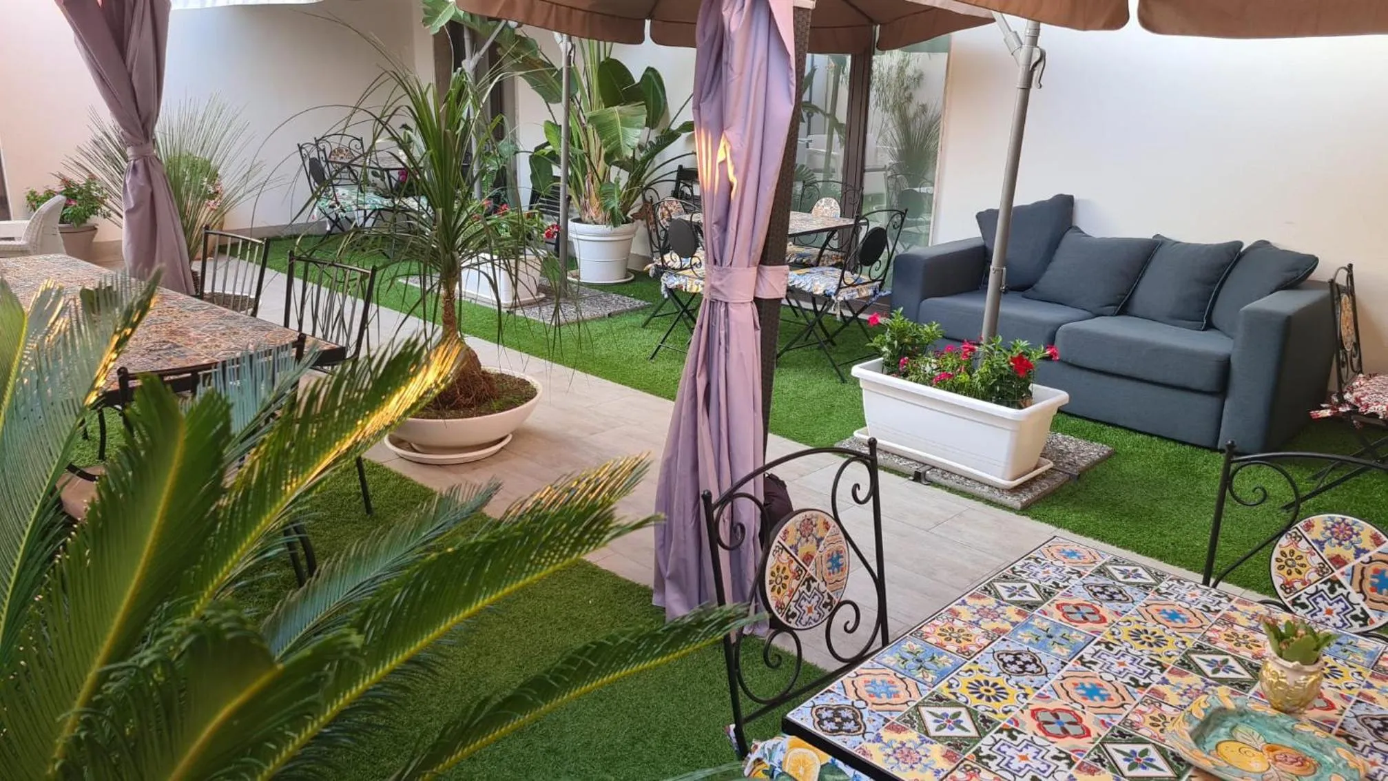 "La città delle 100 sculture" B&B BcenS con parcheggio privato - Belpasso - Etna -