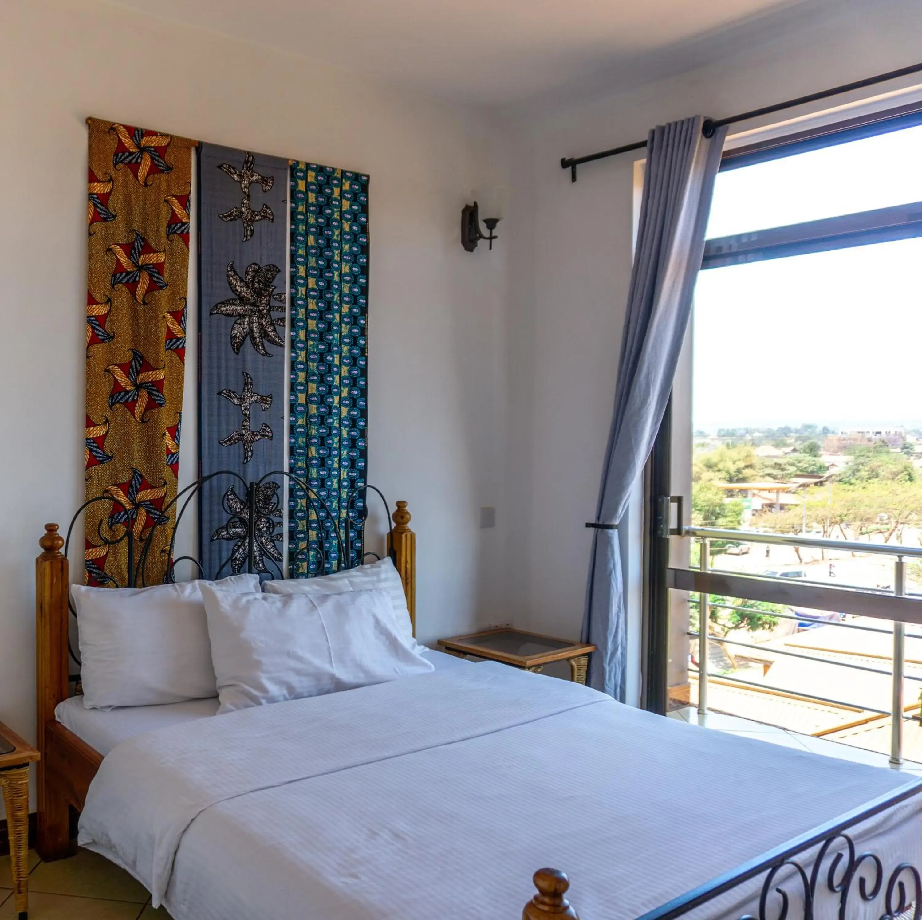 Standard Queen Room - single occupancy in Lilac Elevate Inn Standard Queen Room - single occupancy in Lilac Elevate Inn