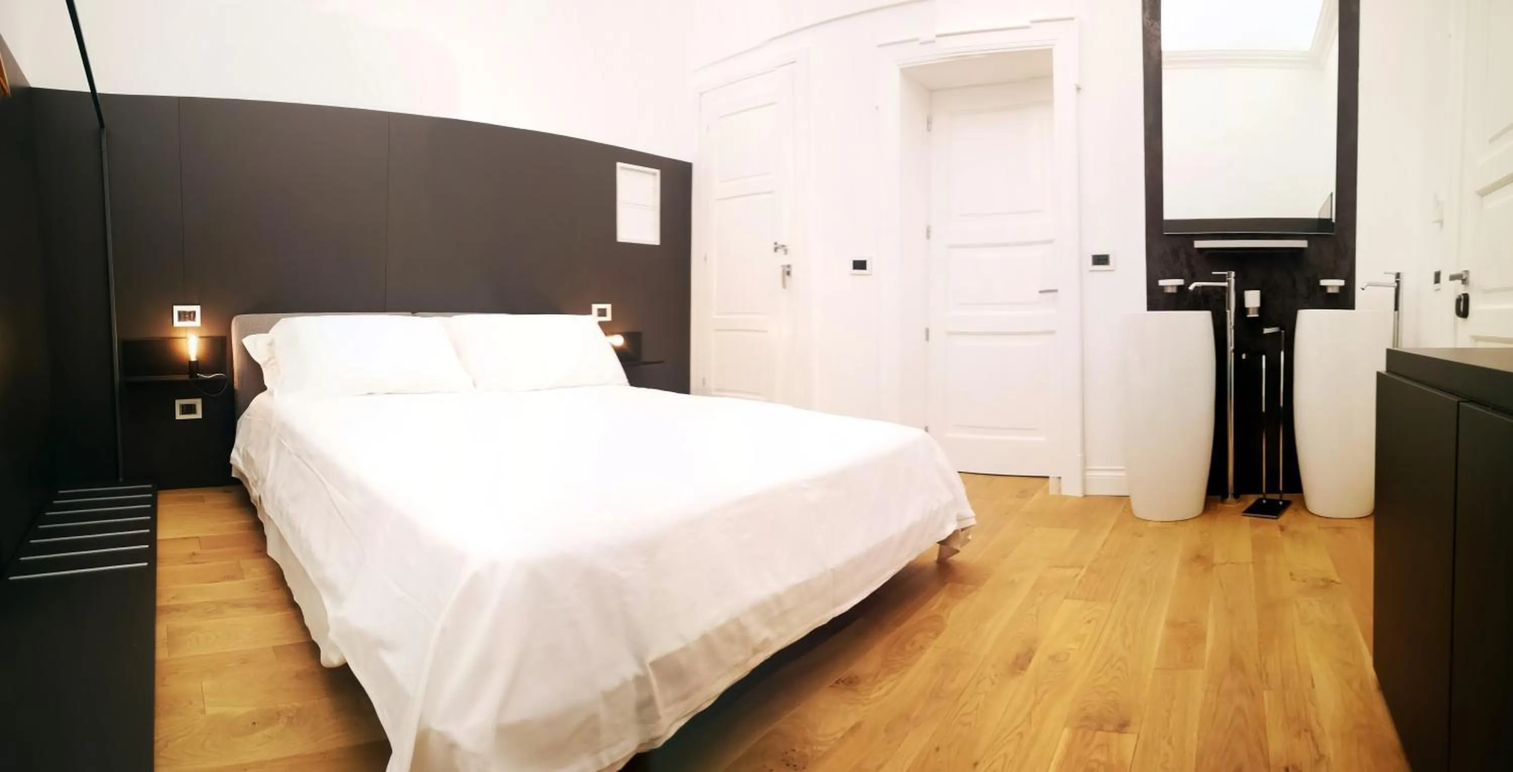 Photo of the whole room, Bed in P4 Ortigia_Siracusa