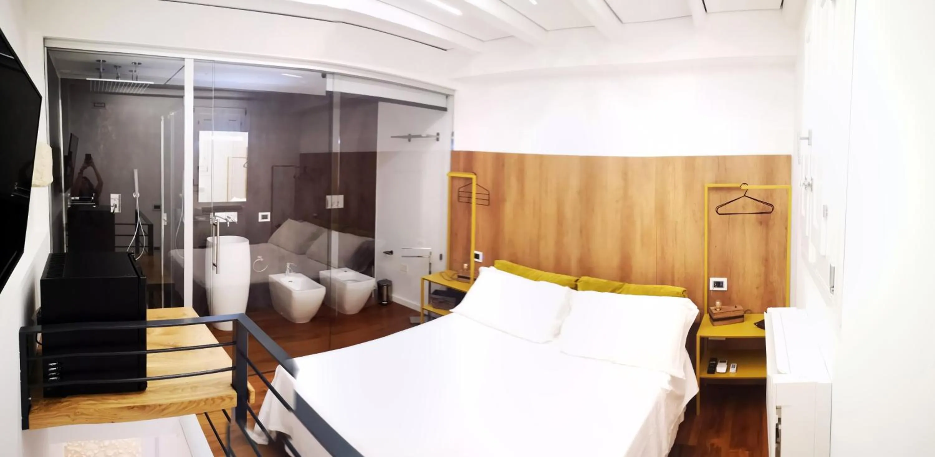 Photo of the whole room in P4 Ortigia_Siracusa