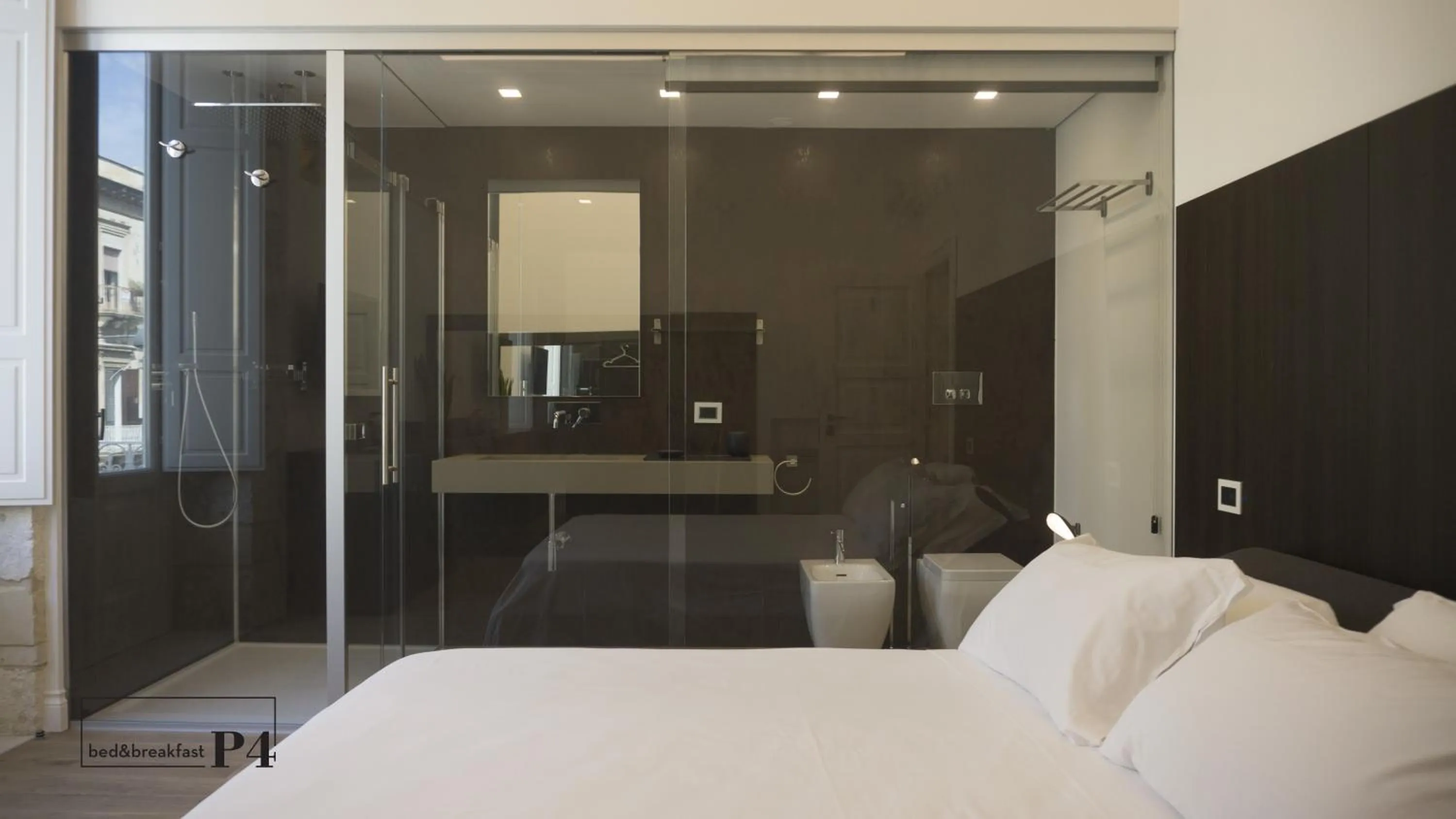 Bathroom, Bed in P4 Ortigia_Siracusa