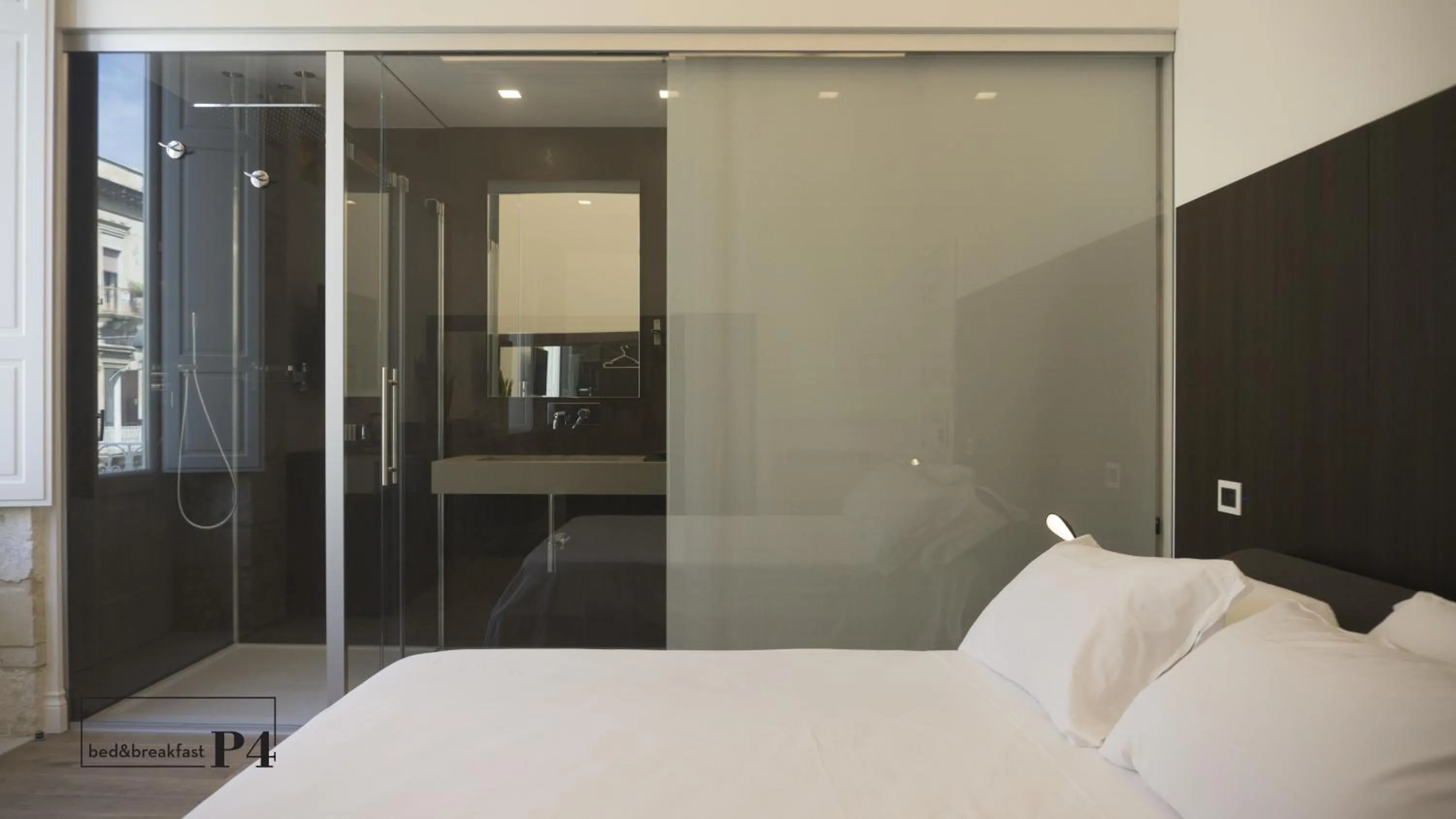 Bathroom, Bed in P4 Ortigia_Siracusa