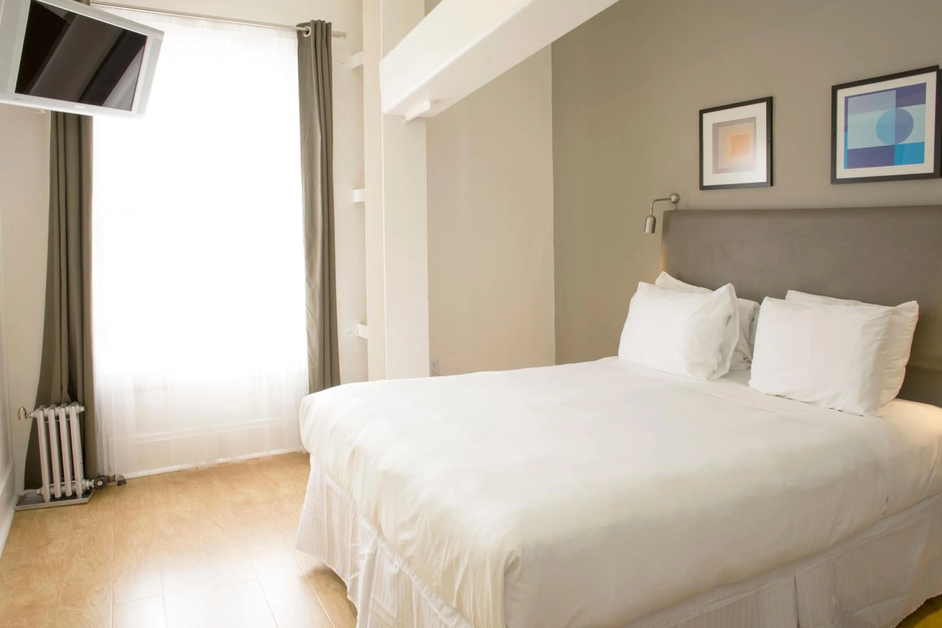 Bed in Herbert Hotel