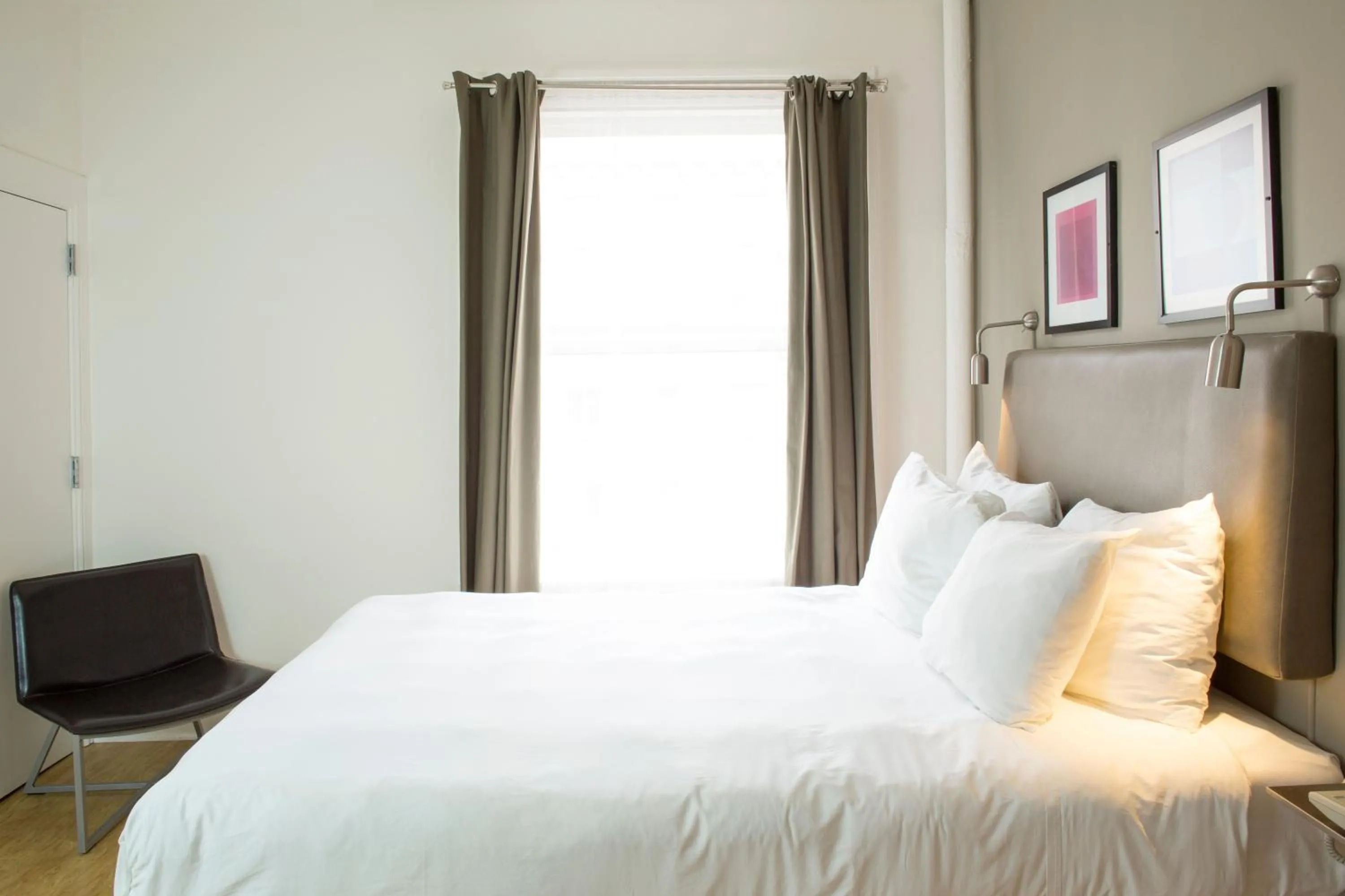 Bed in Herbert Hotel