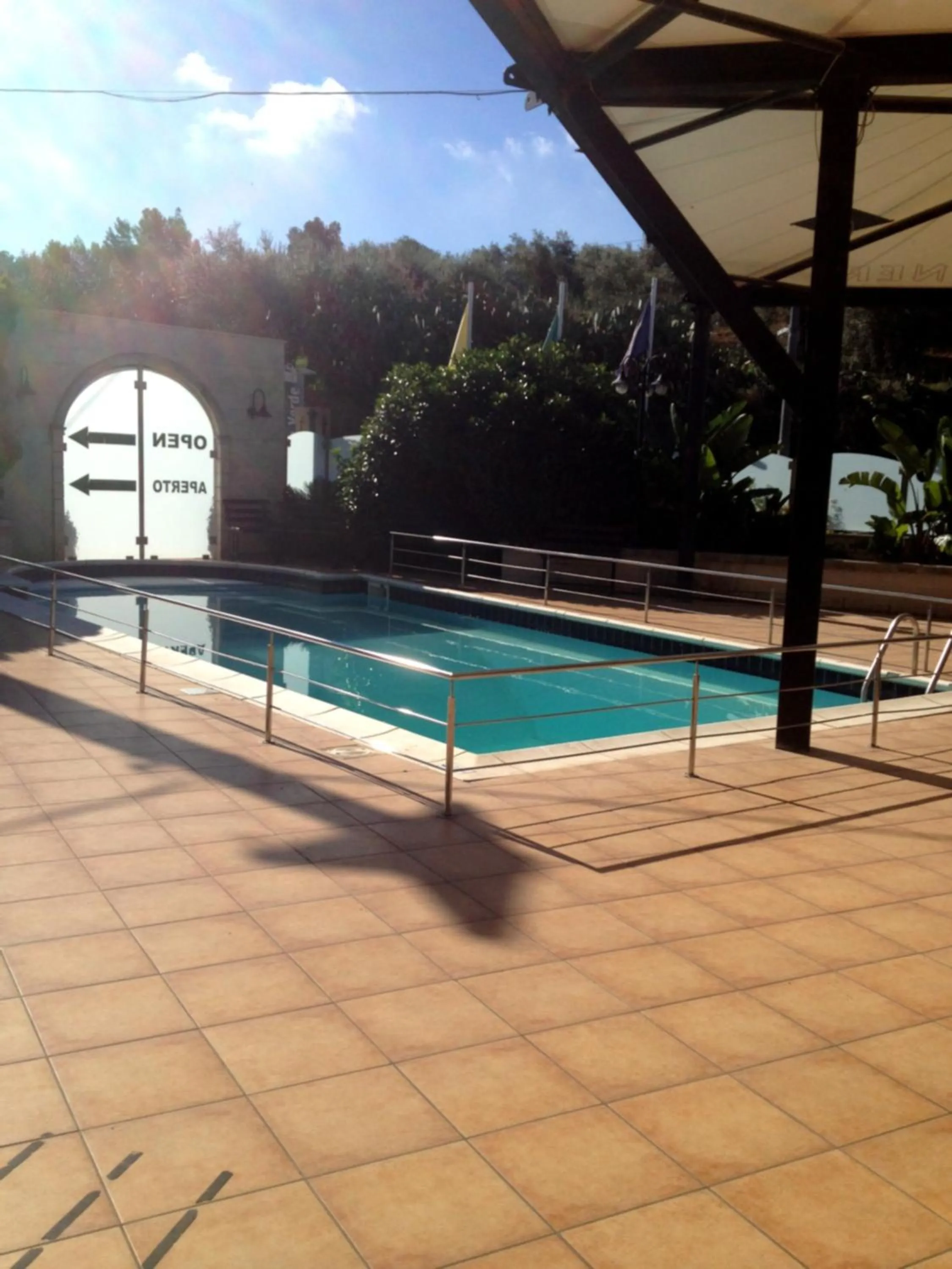 Swimming pool in Hotel Valle Verde