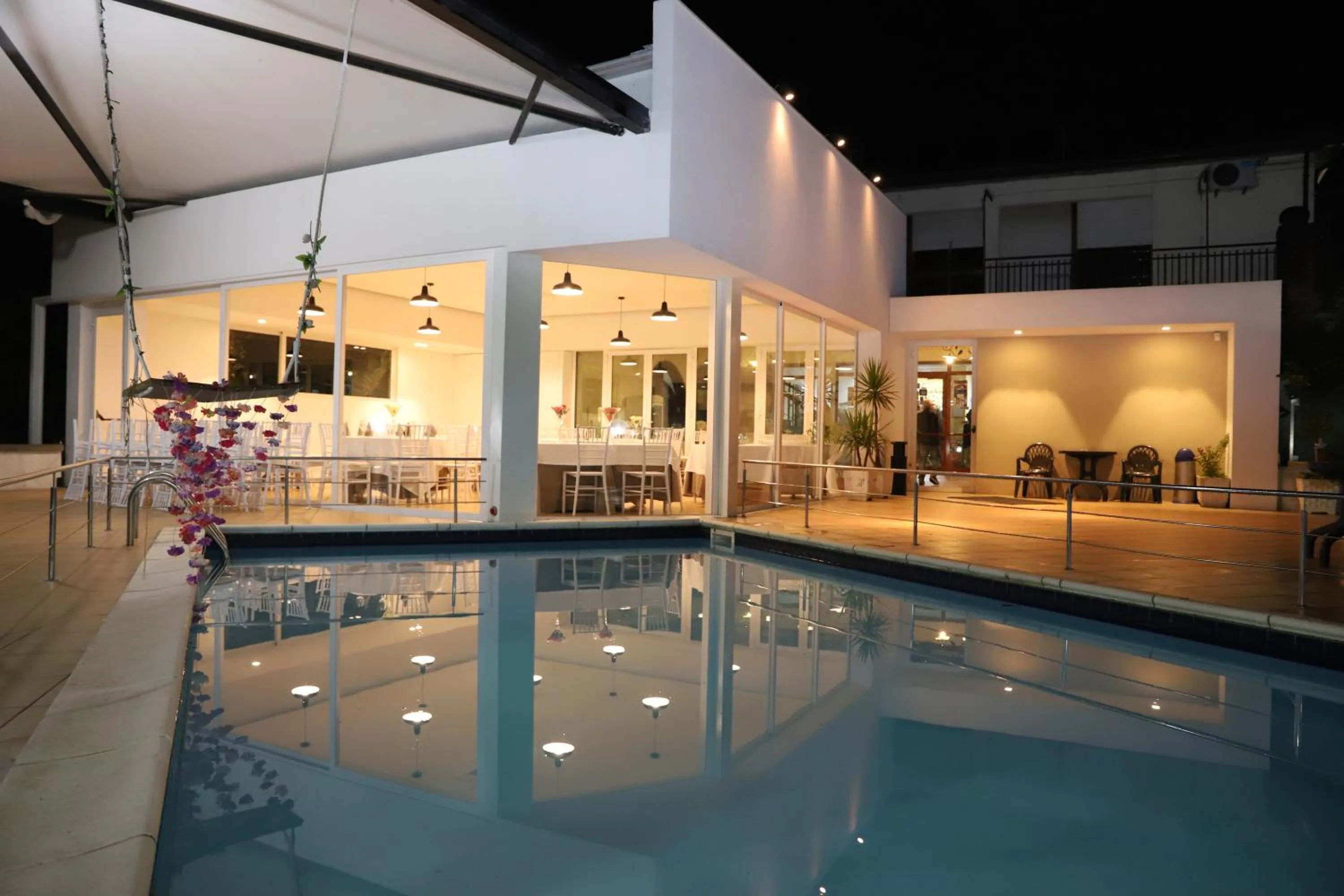 Swimming pool in Hotel Valle Verde