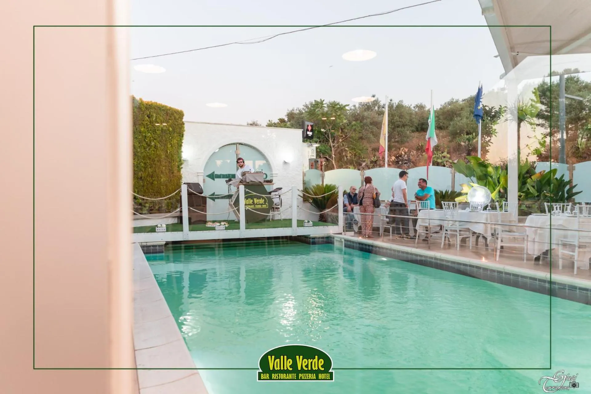 Swimming pool in Hotel Valle Verde