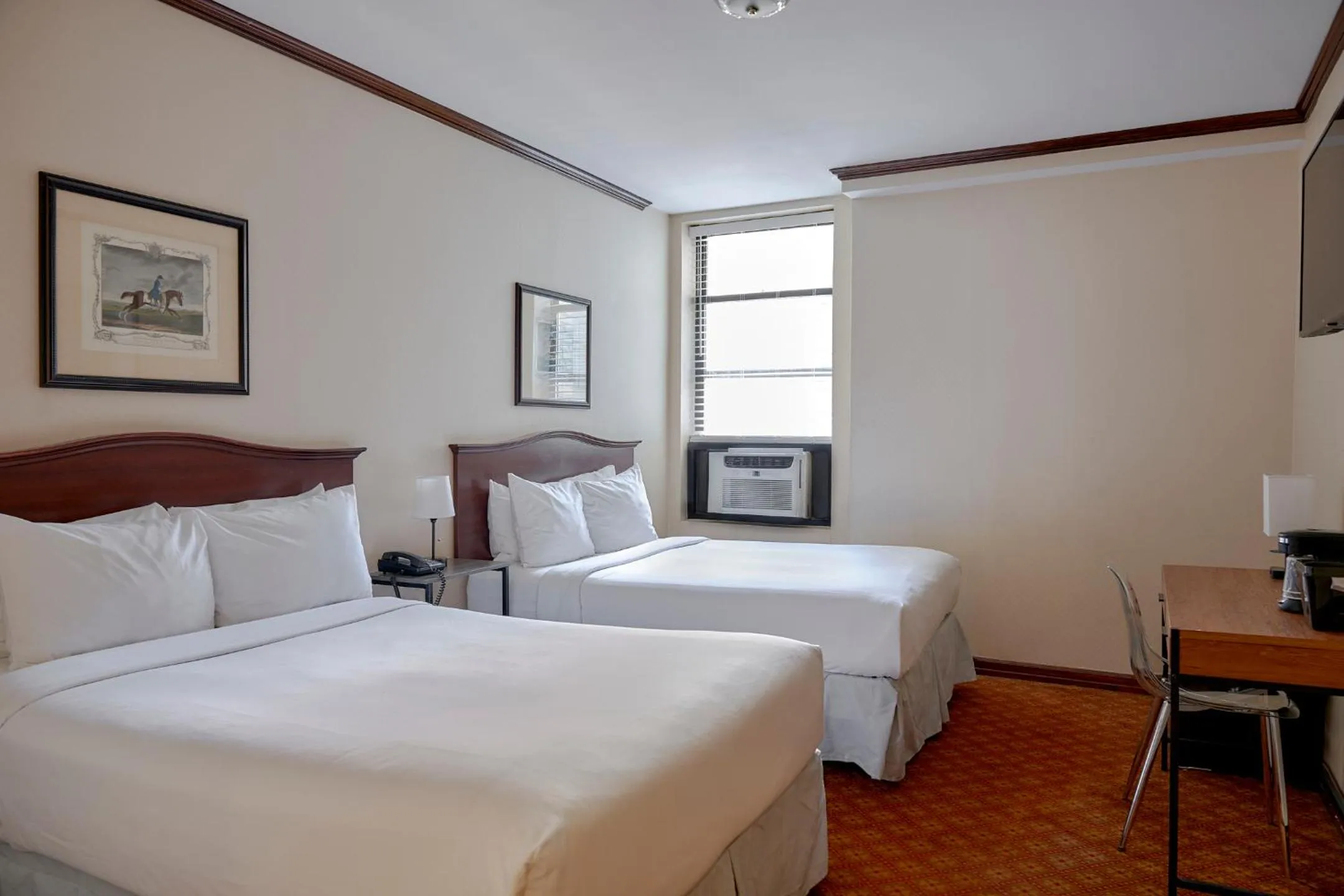 Bedroom, Bed in Night Hotel Broadway