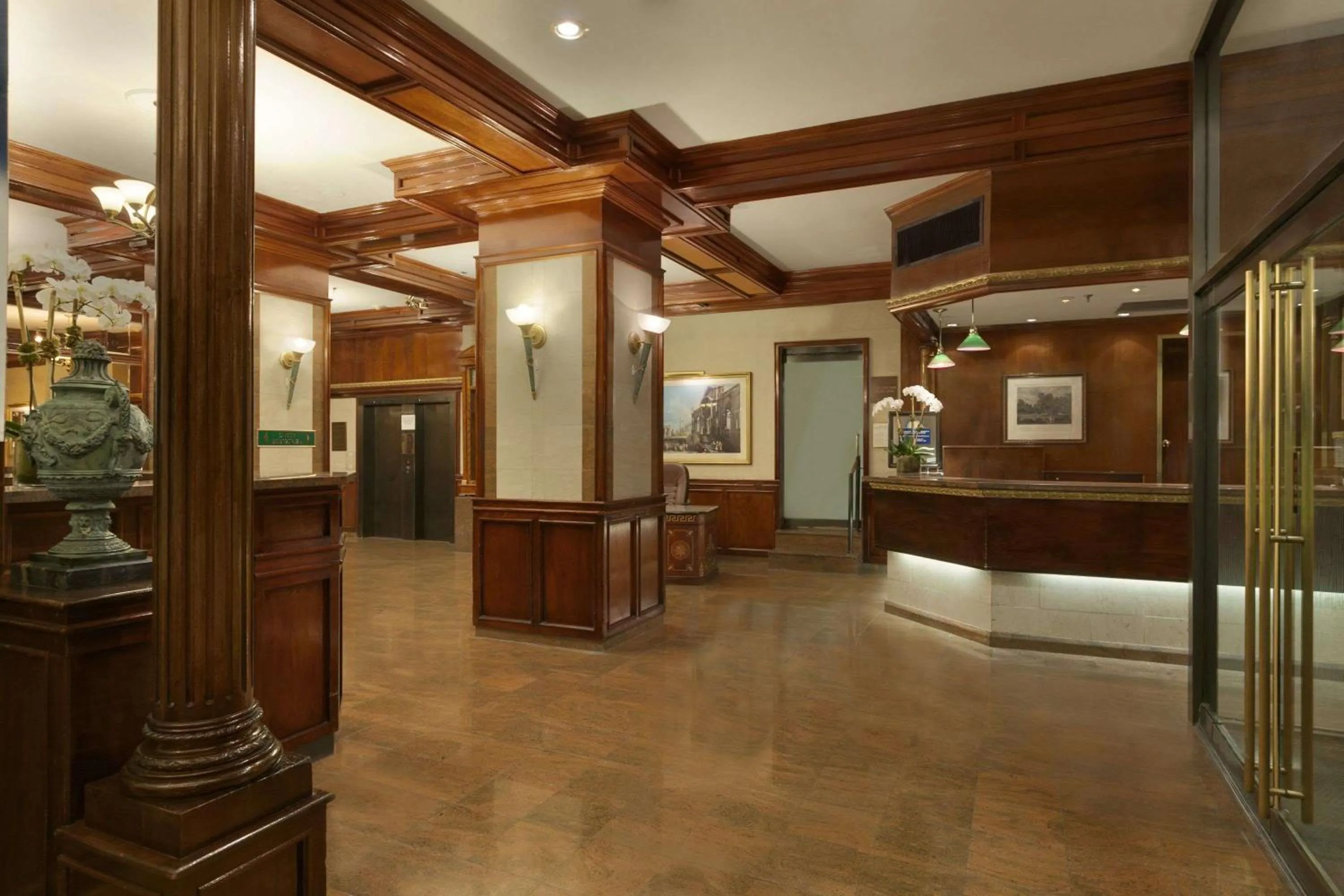 Lobby or reception in Night Hotel Broadway
