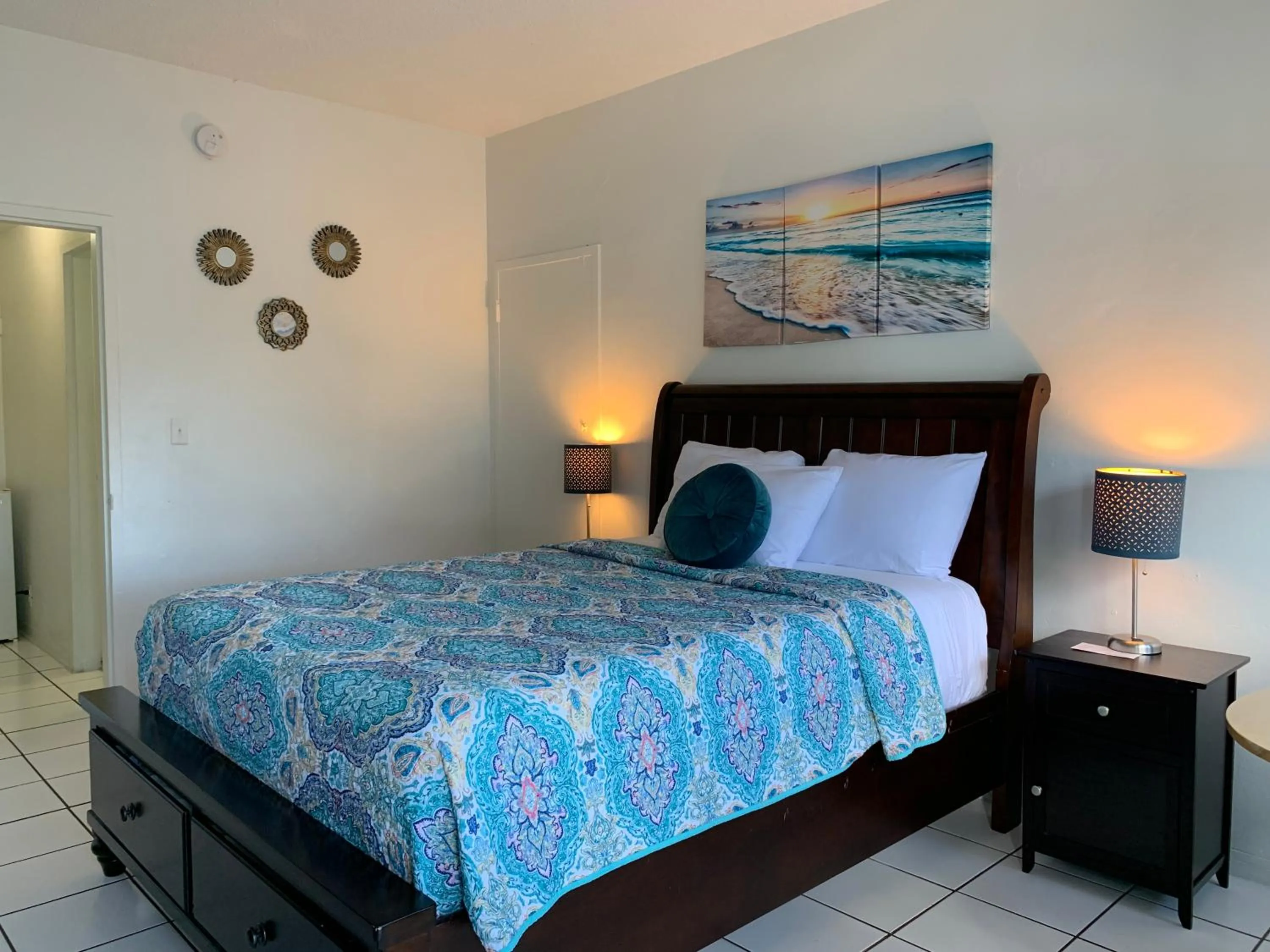 Bed in International Inn on the Bay