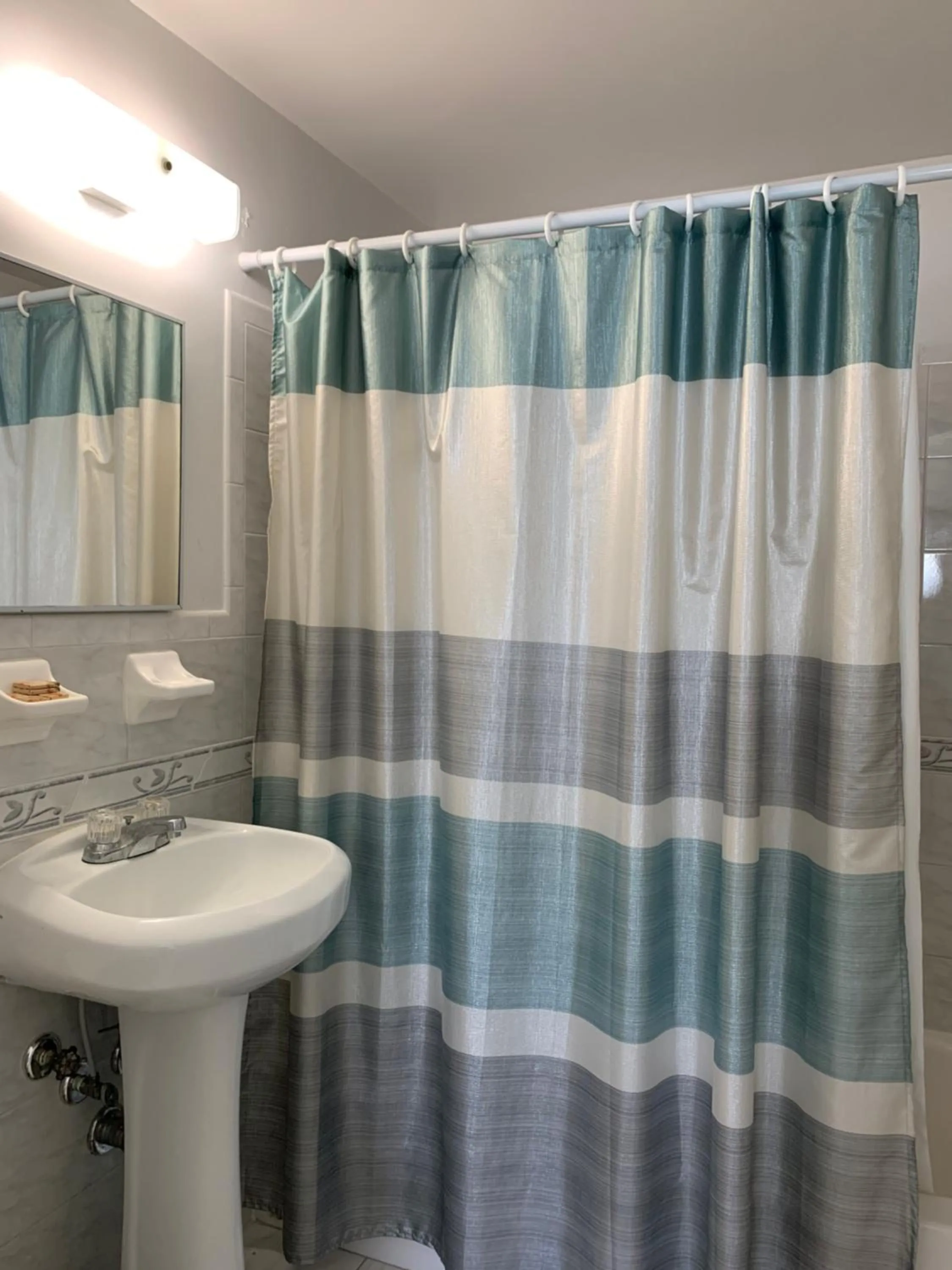 International Inn on the Bay