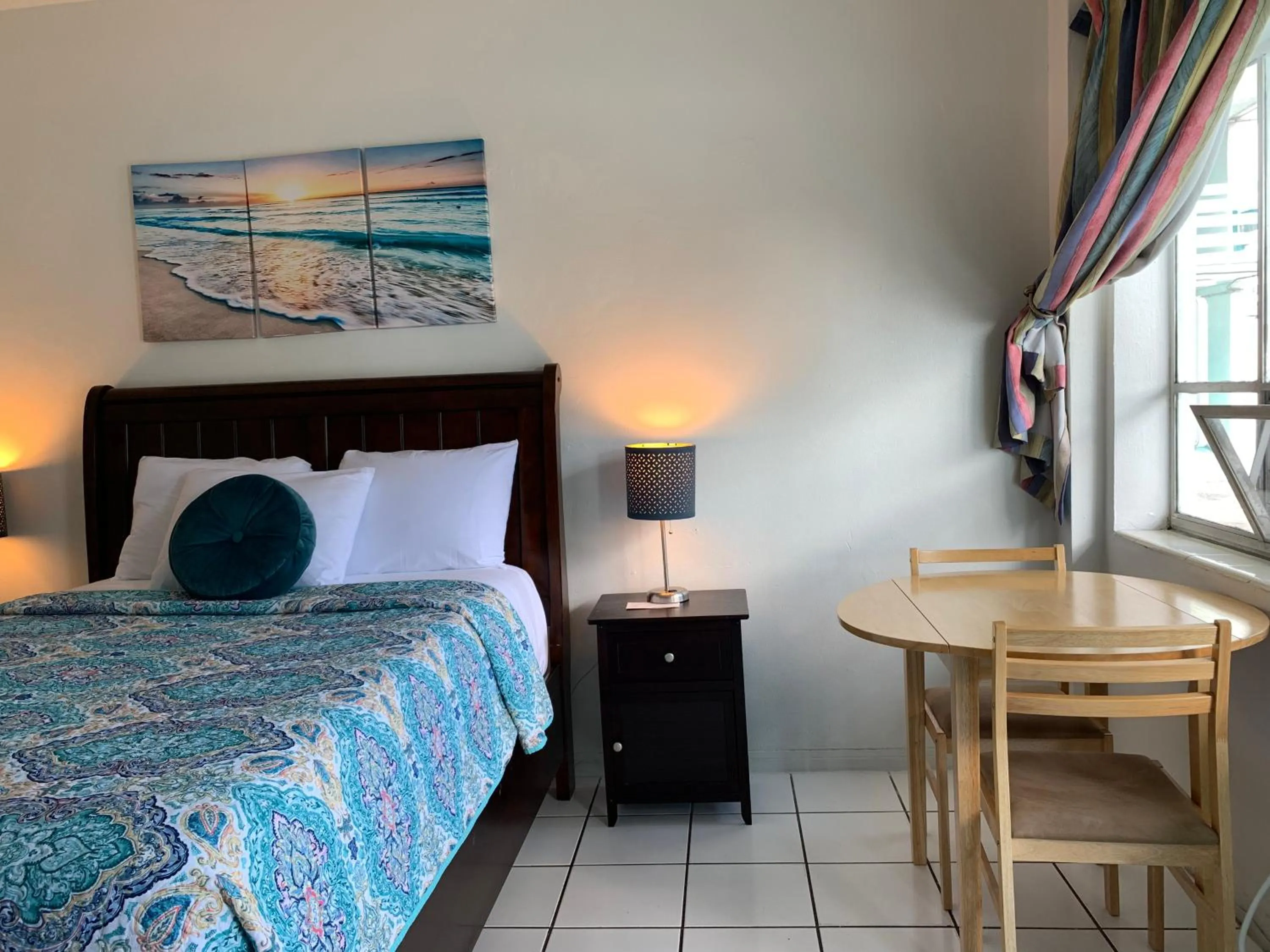 Bed in International Inn on the Bay