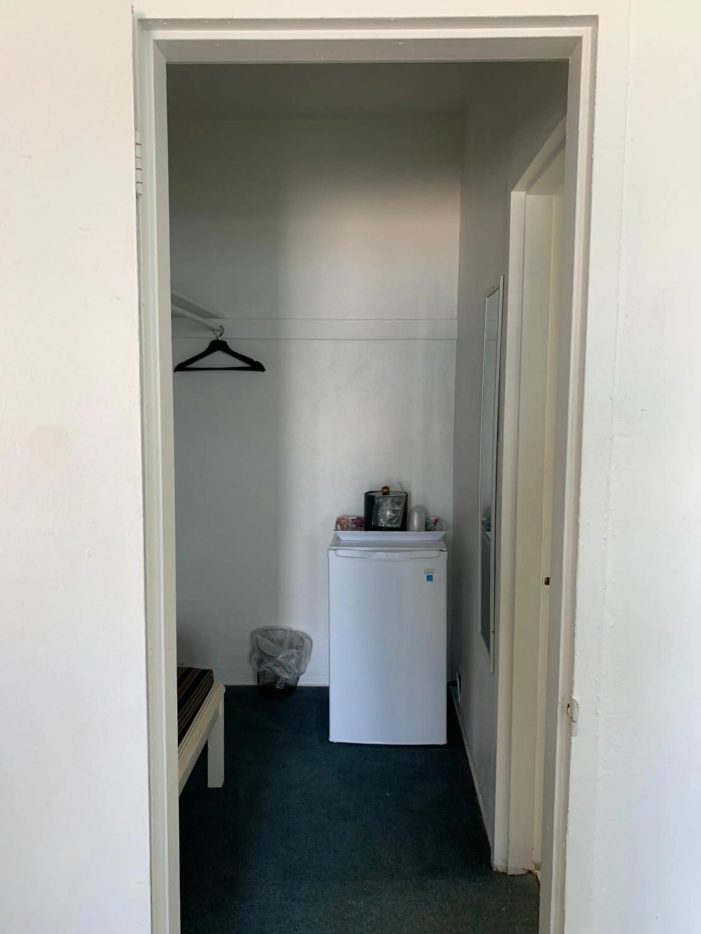 Coffee/tea facilities in International Inn on the Bay