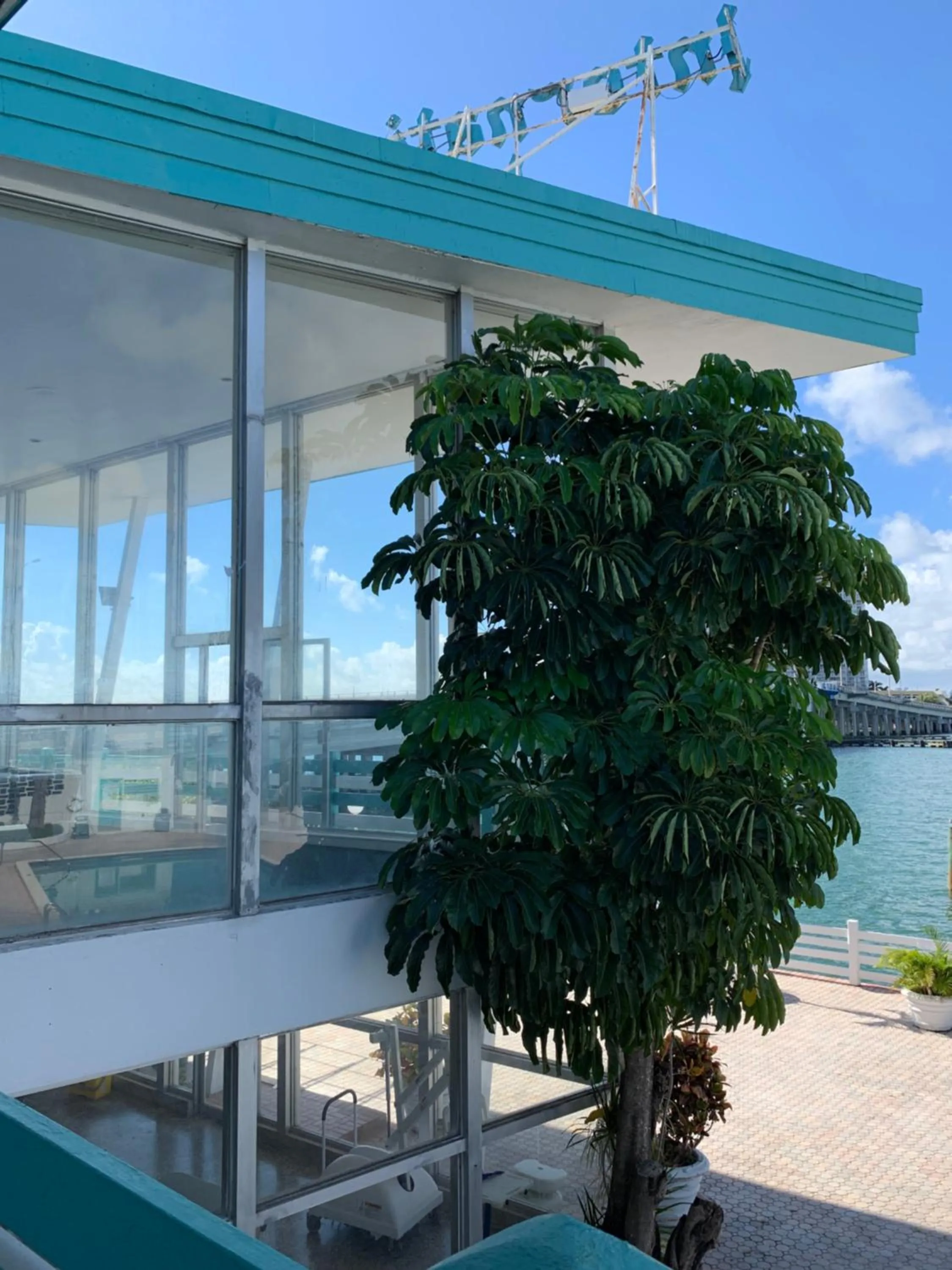 International Inn on the Bay