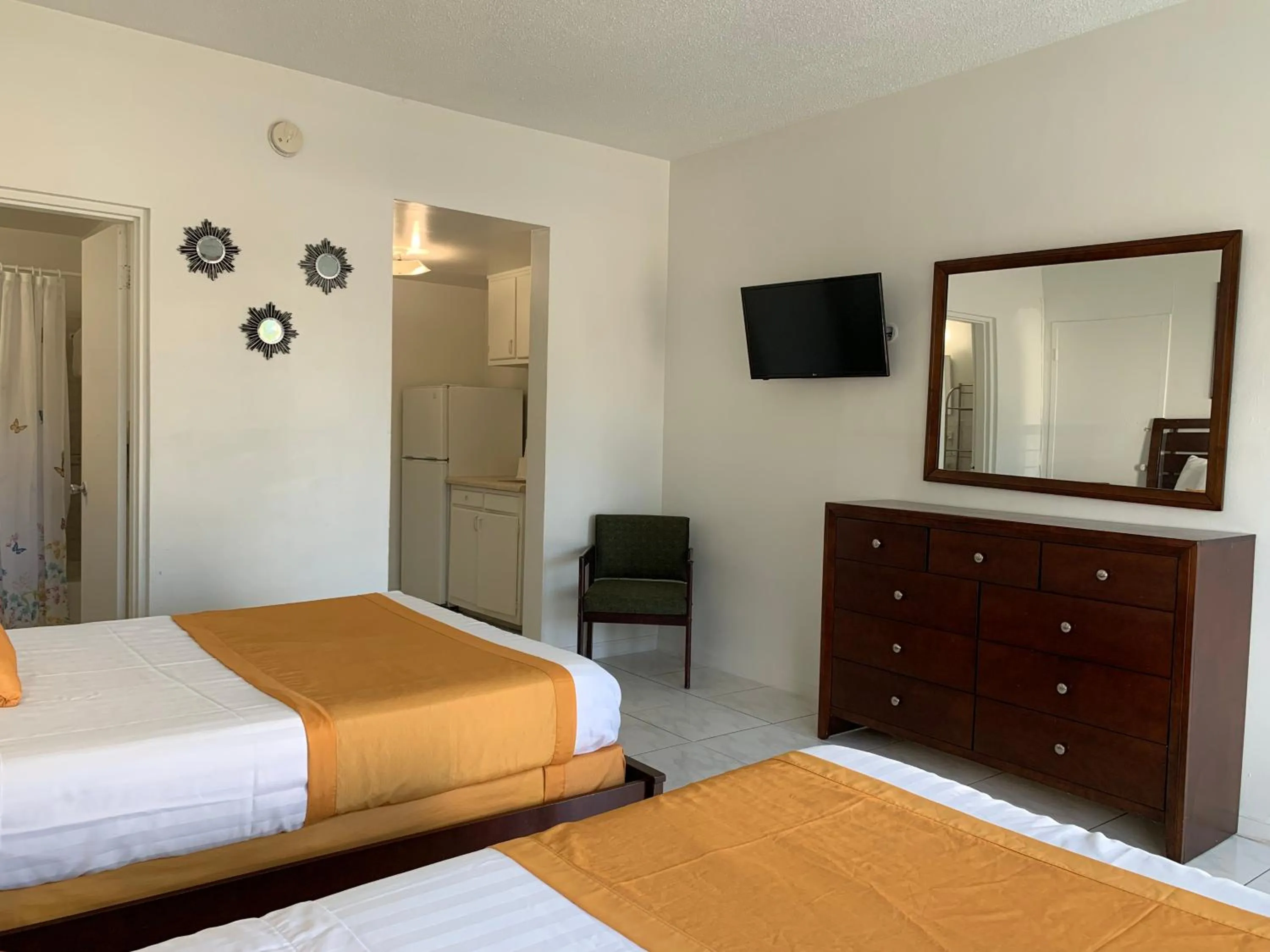 Bed in International Inn on the Bay