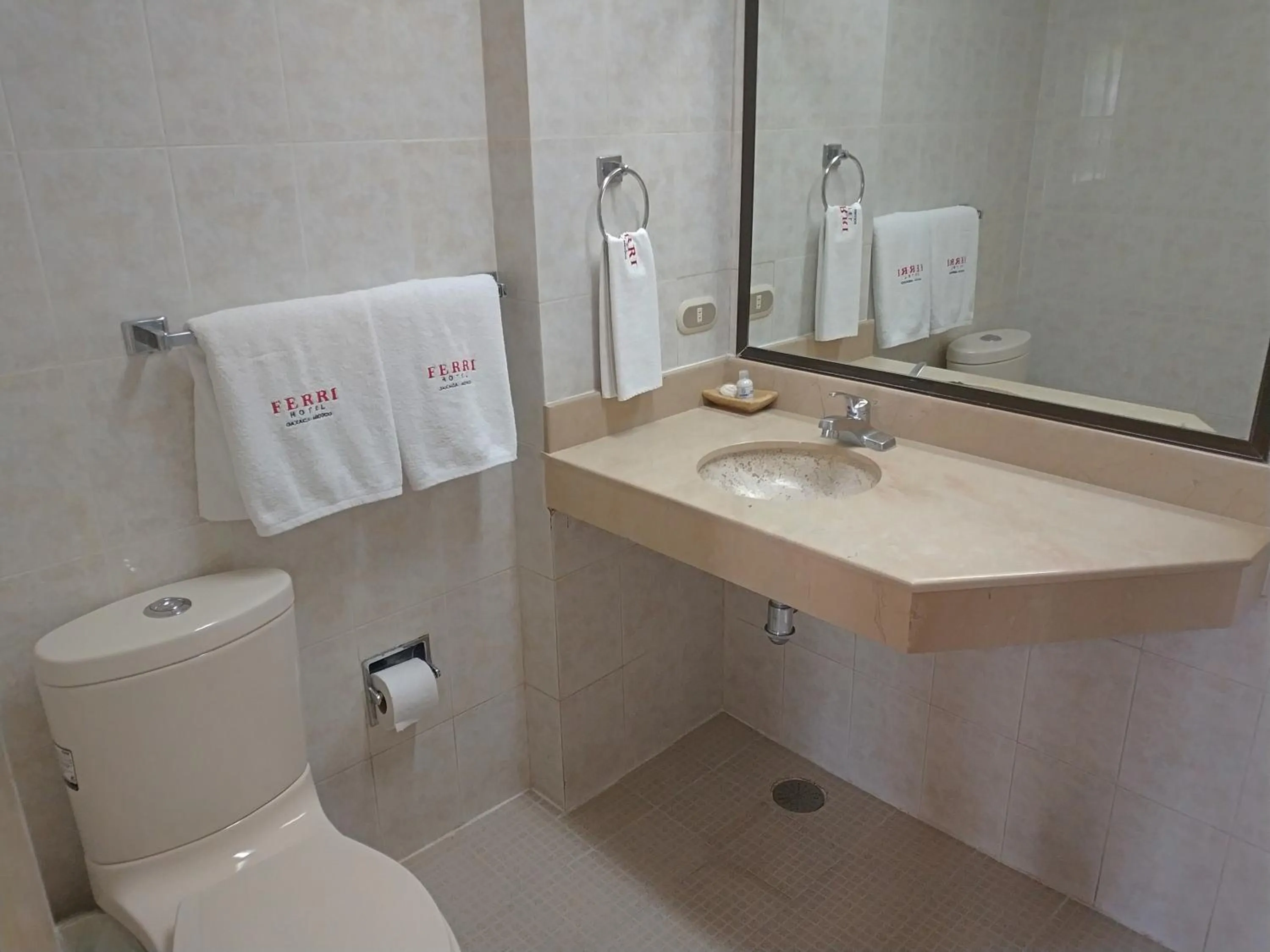 Toilet in Hotel Ferri