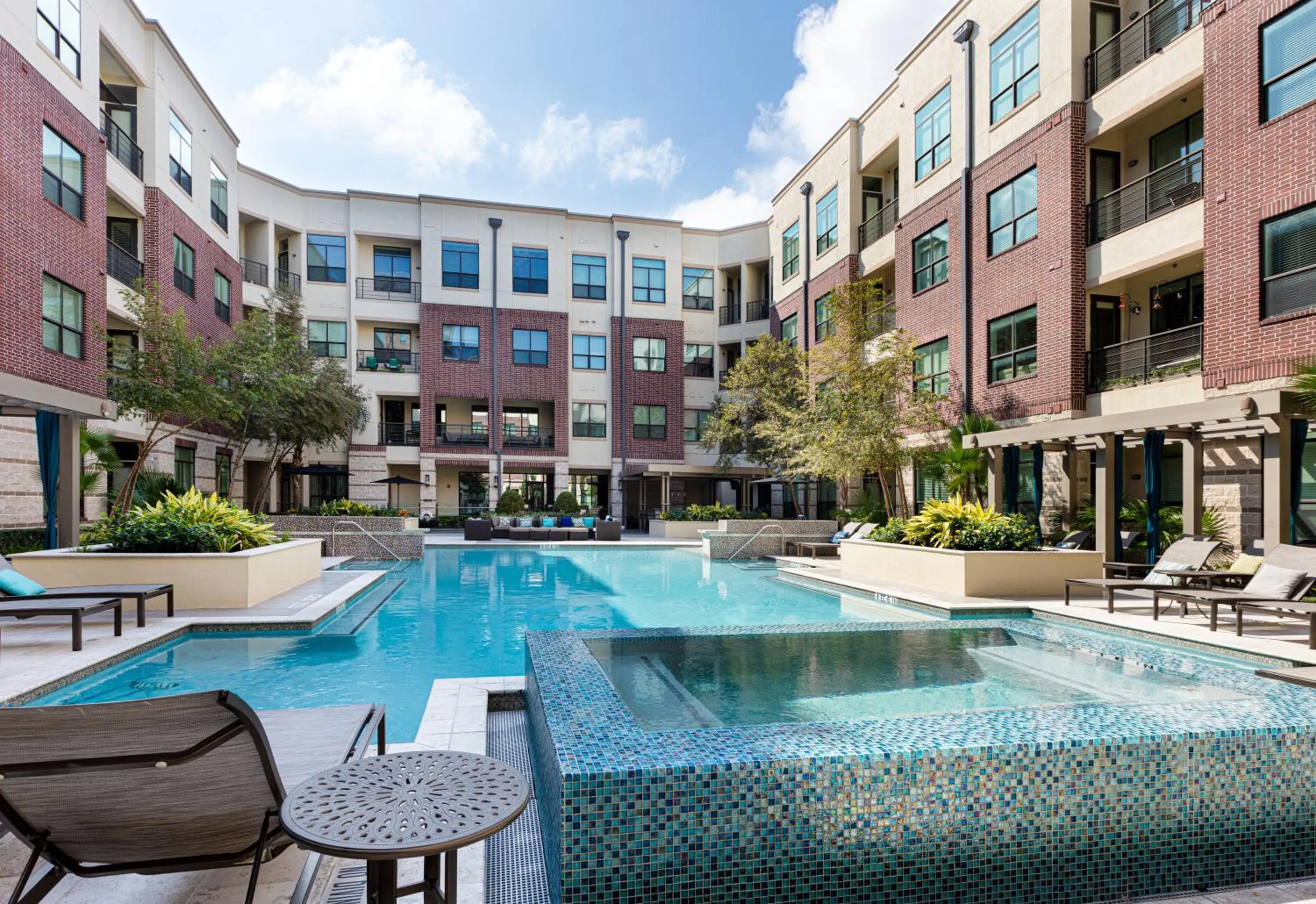 Swimming pool in Locale at the Galleria - Houston