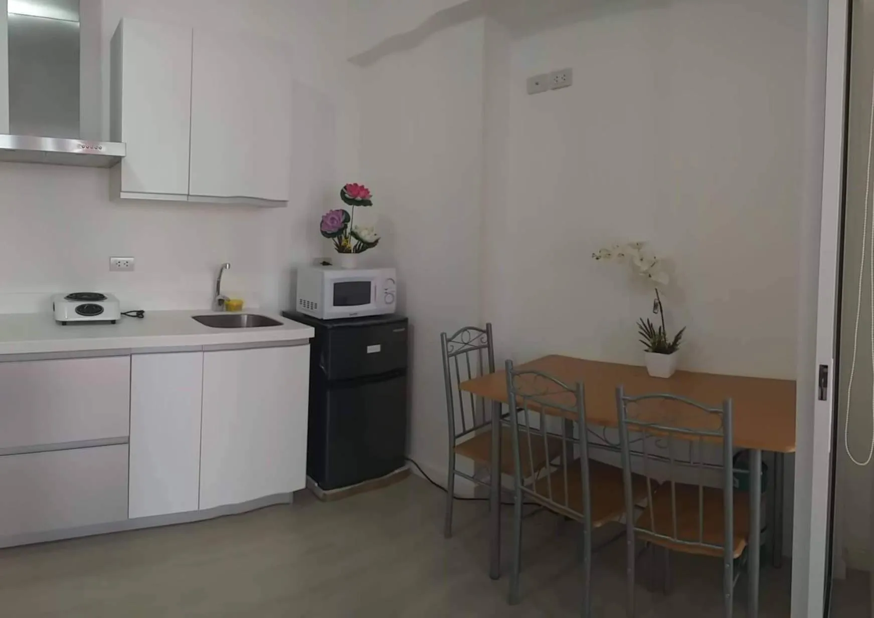 Azure C2 Balcony wifi Near Mall Airport MULTIPLE UNITS