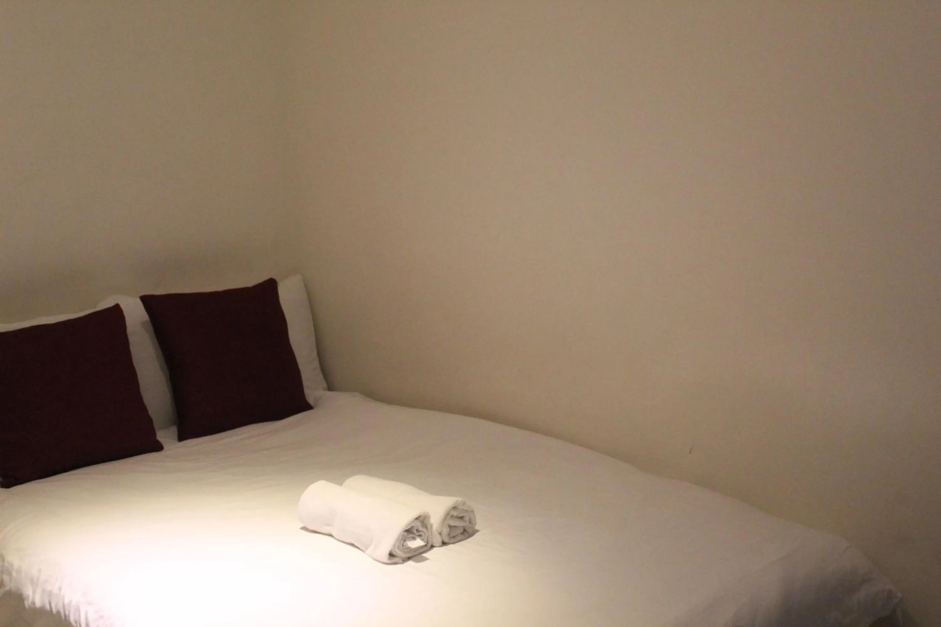 Bed in Azure C2 Balcony wifi Near Mall Airport MULTIPLE UNITS