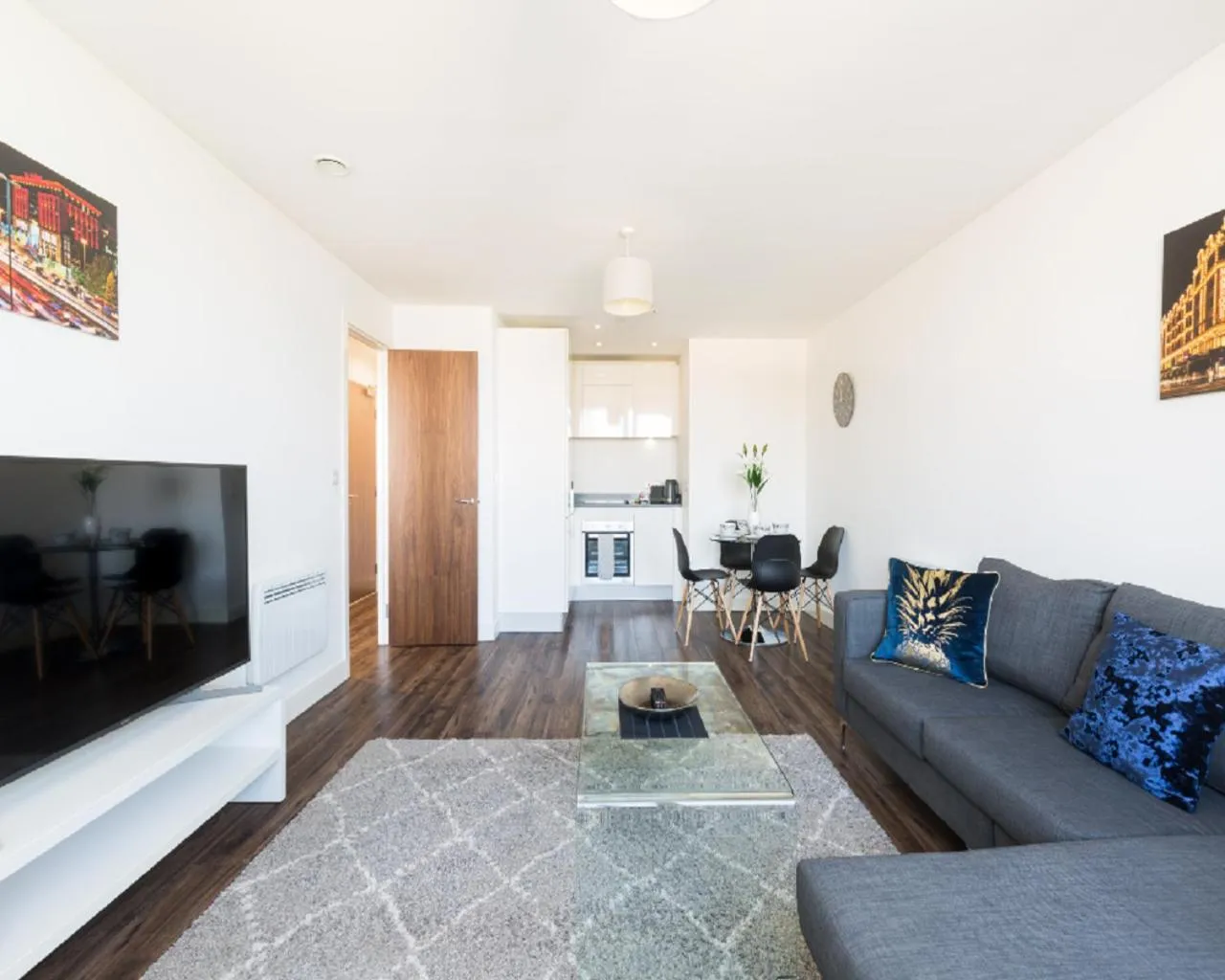 Living room in KCS Luxury Apartment - Broad Street Birmingham