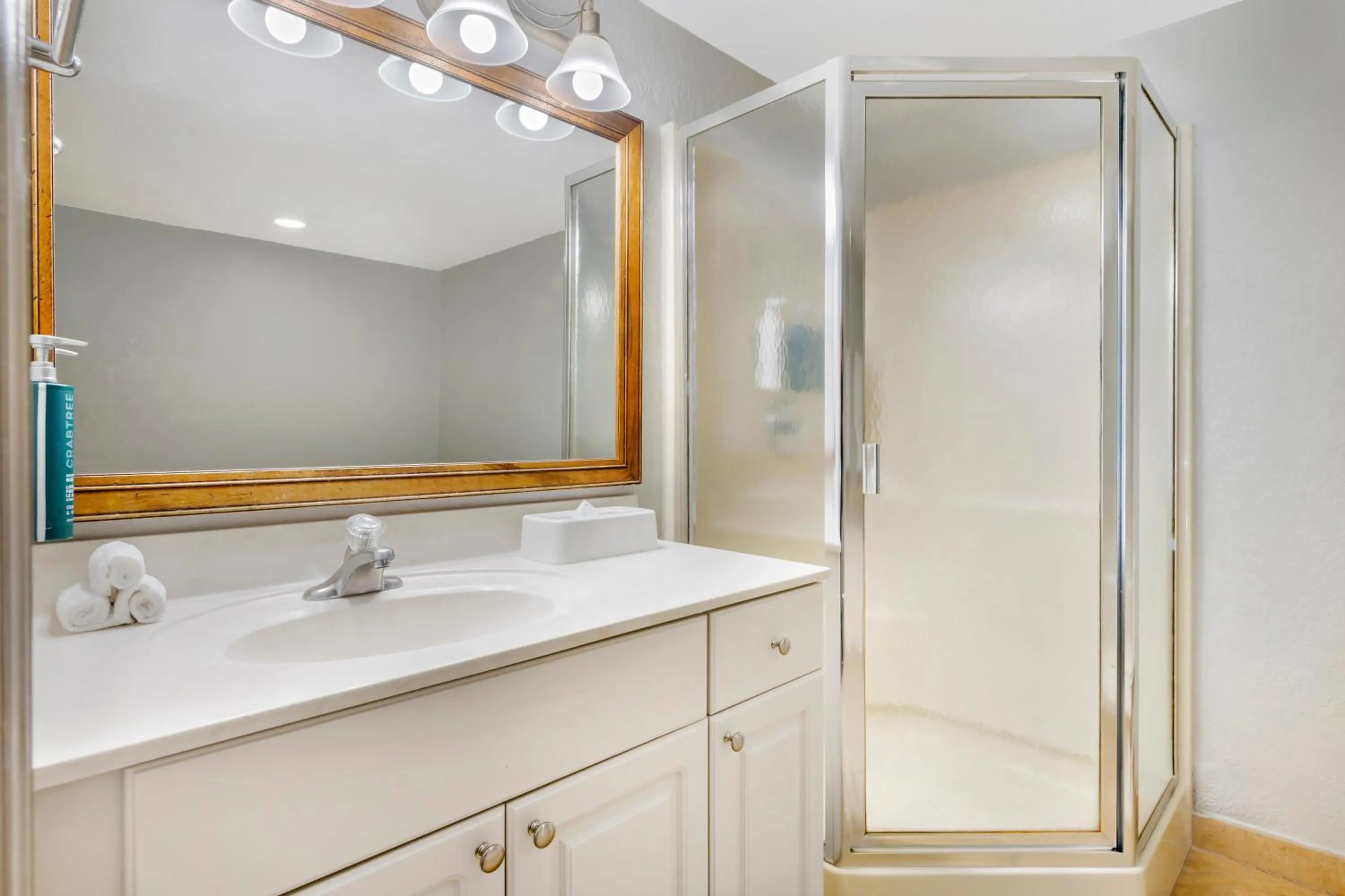 Bathroom in Parkway International Resort