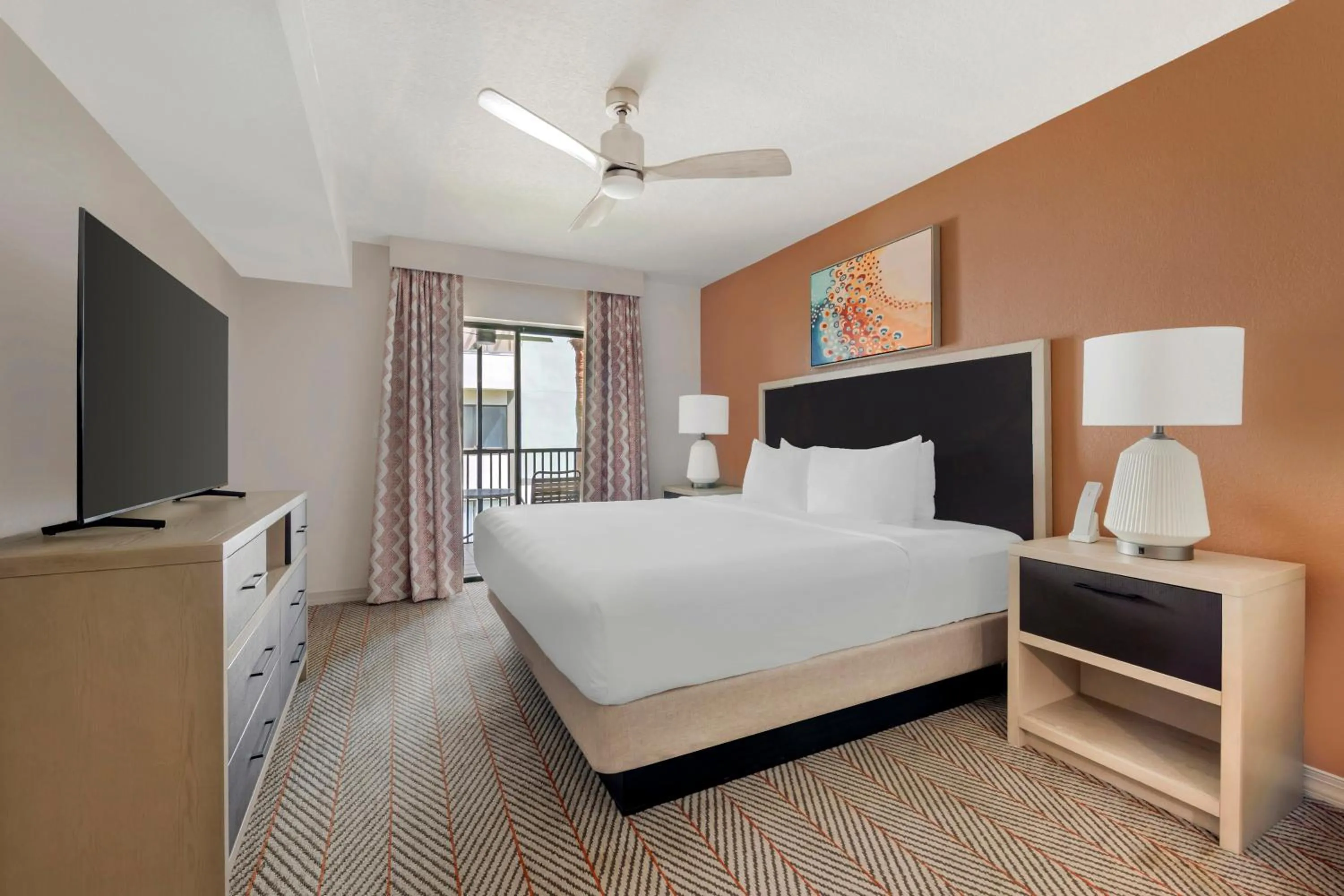 Bed in Parkway International Resort