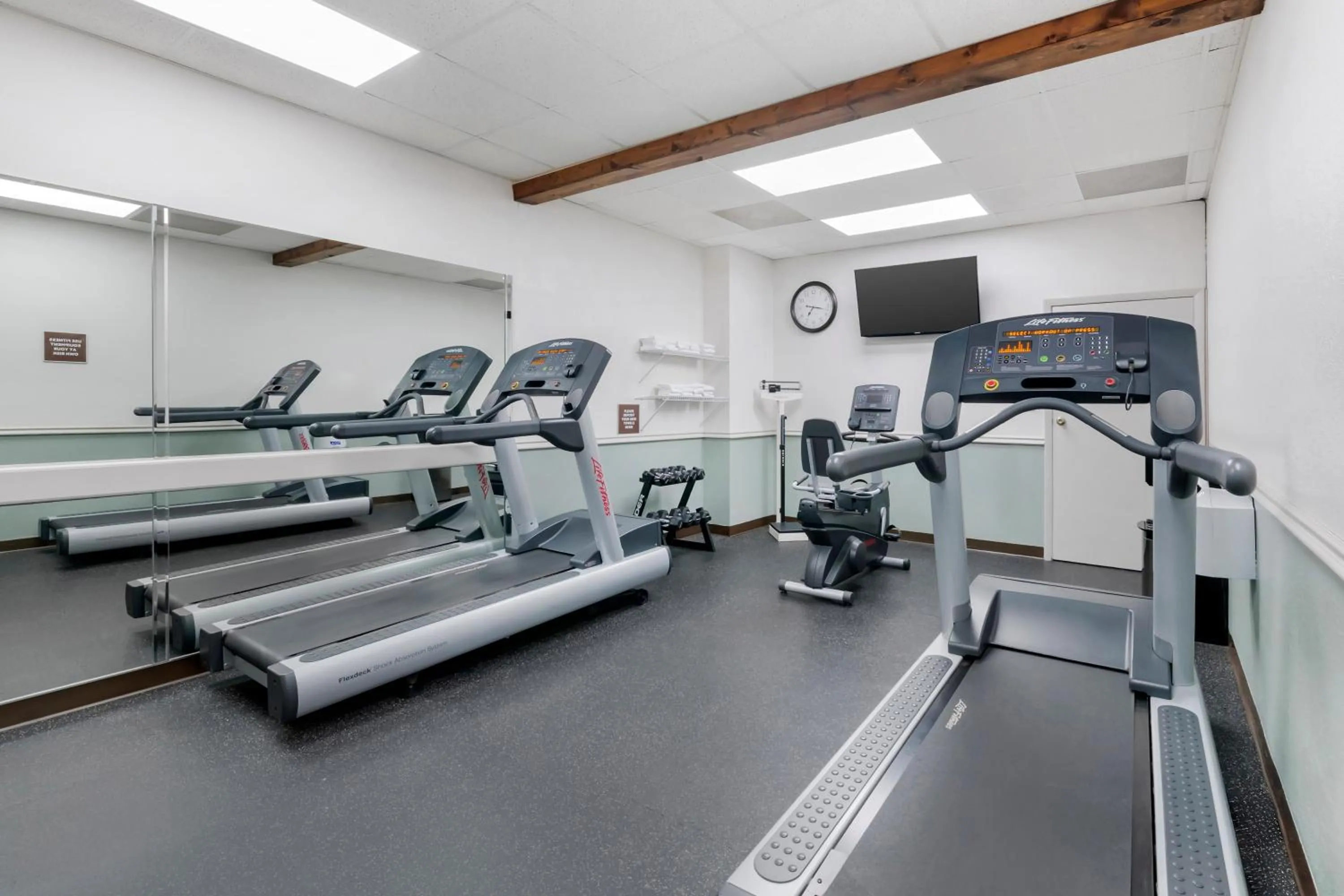 Fitness centre/facilities in Parkway International Resort