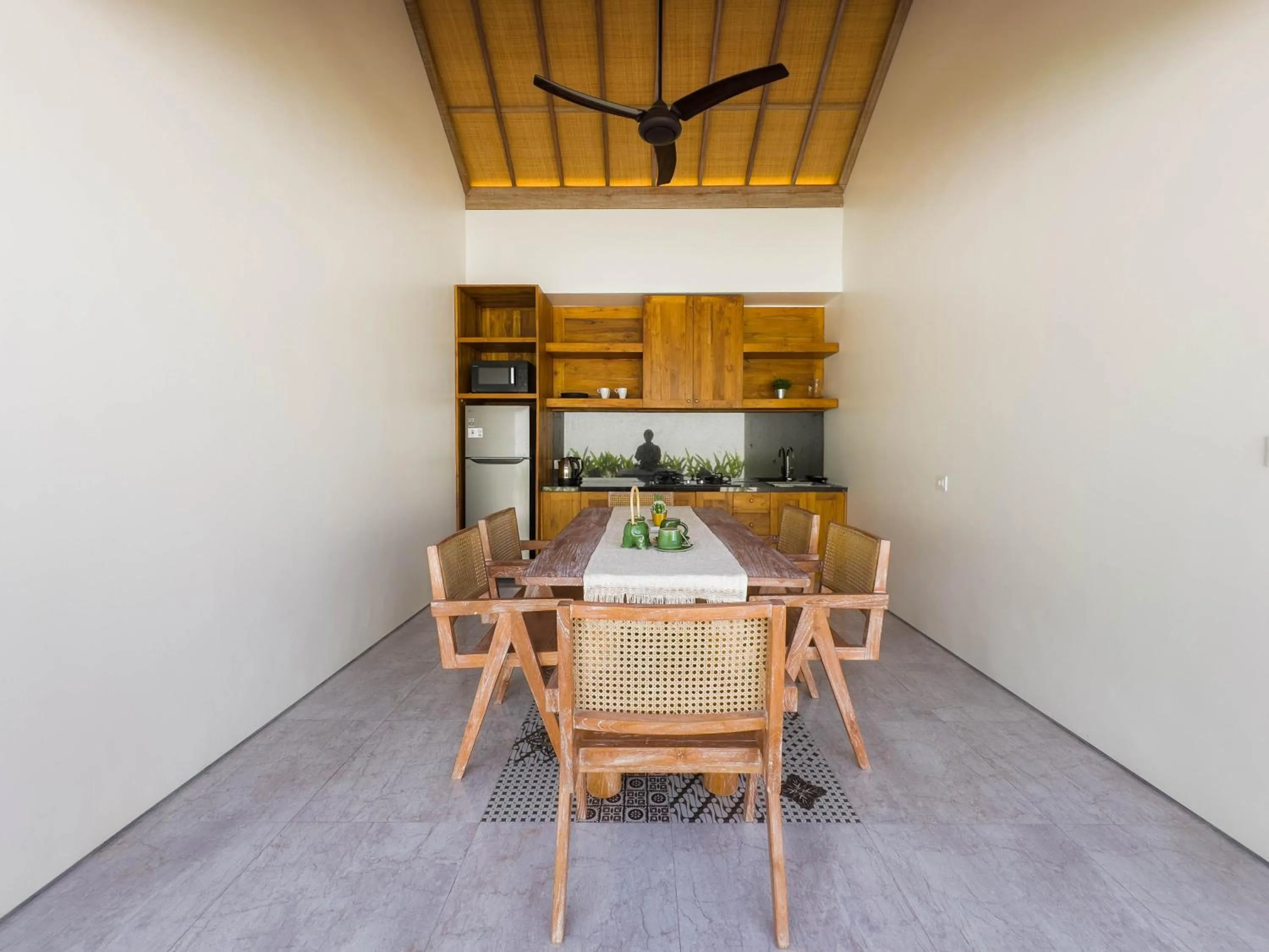 Kitchen or kitchenette in Villa Waturenggong Ubud