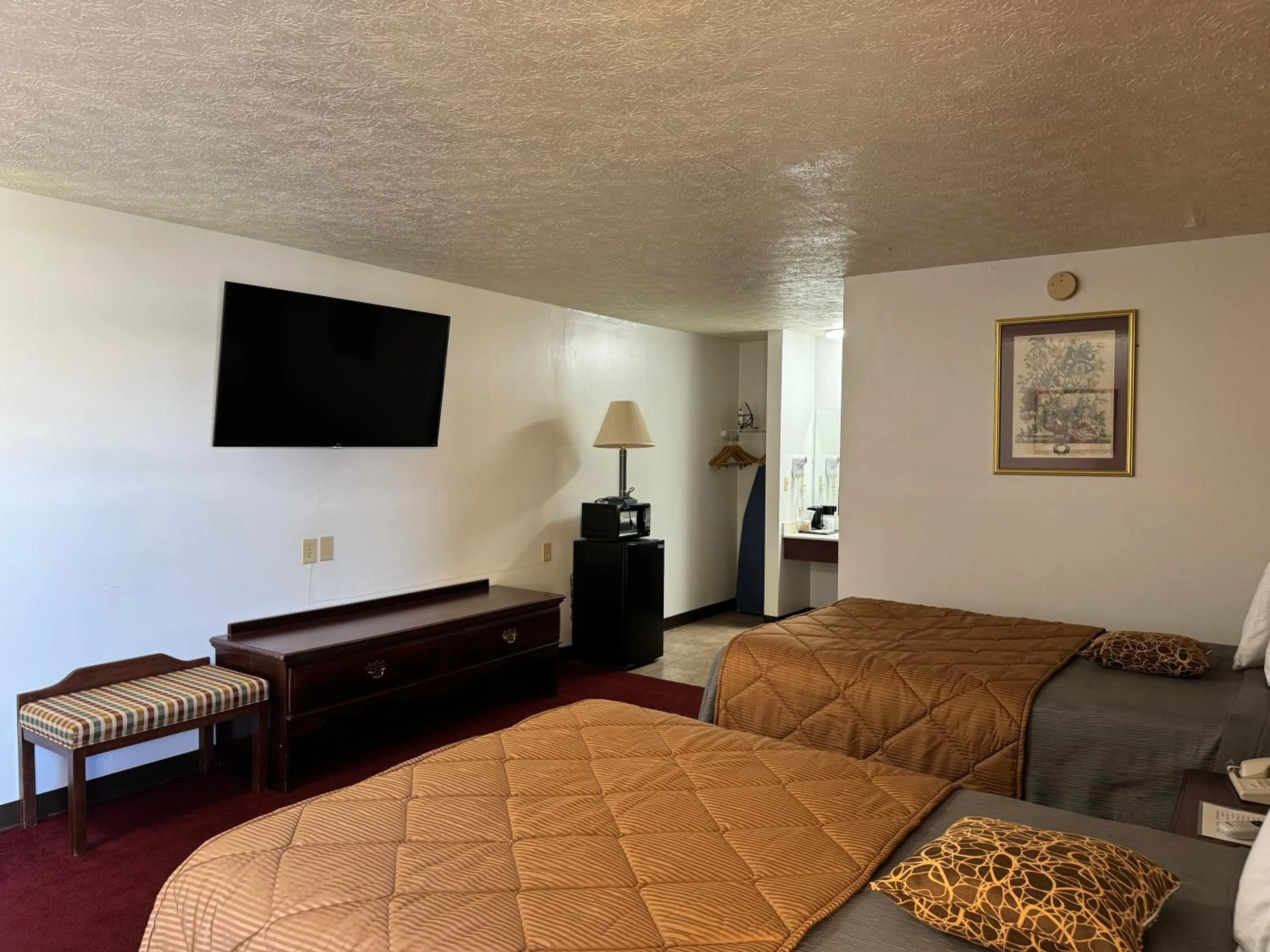 Evening entertainment, Bed in Royal Inn