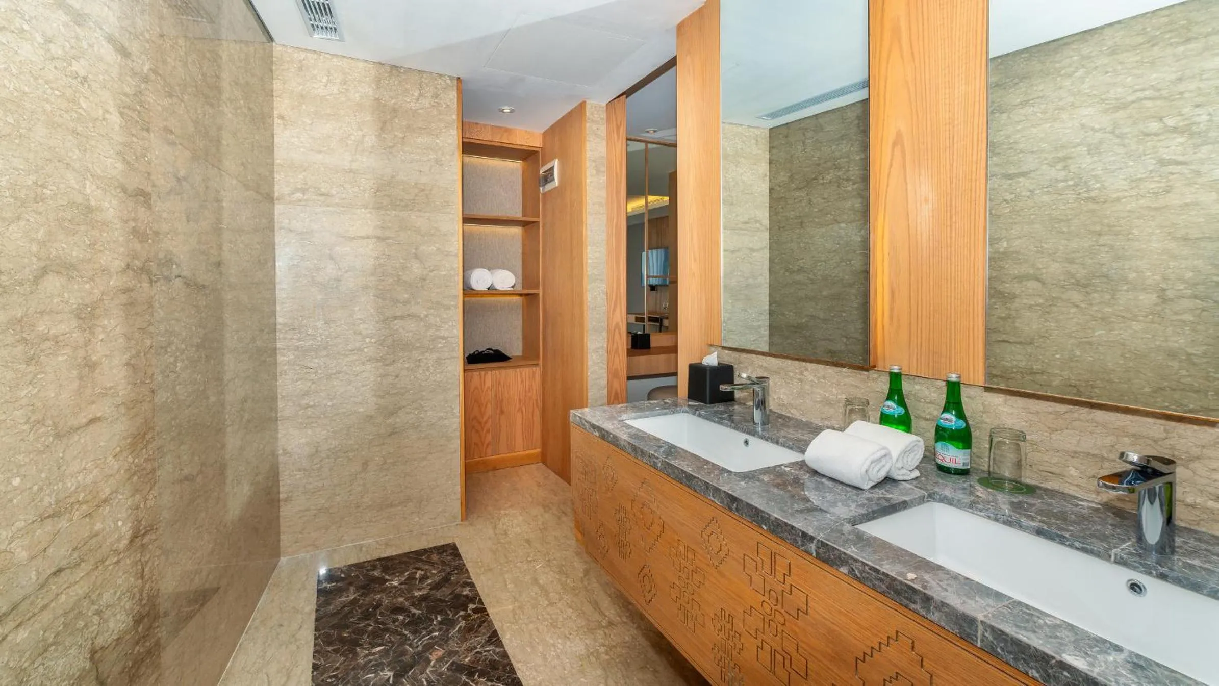 Bathroom in Meruorah Komodo Labuan Bajo