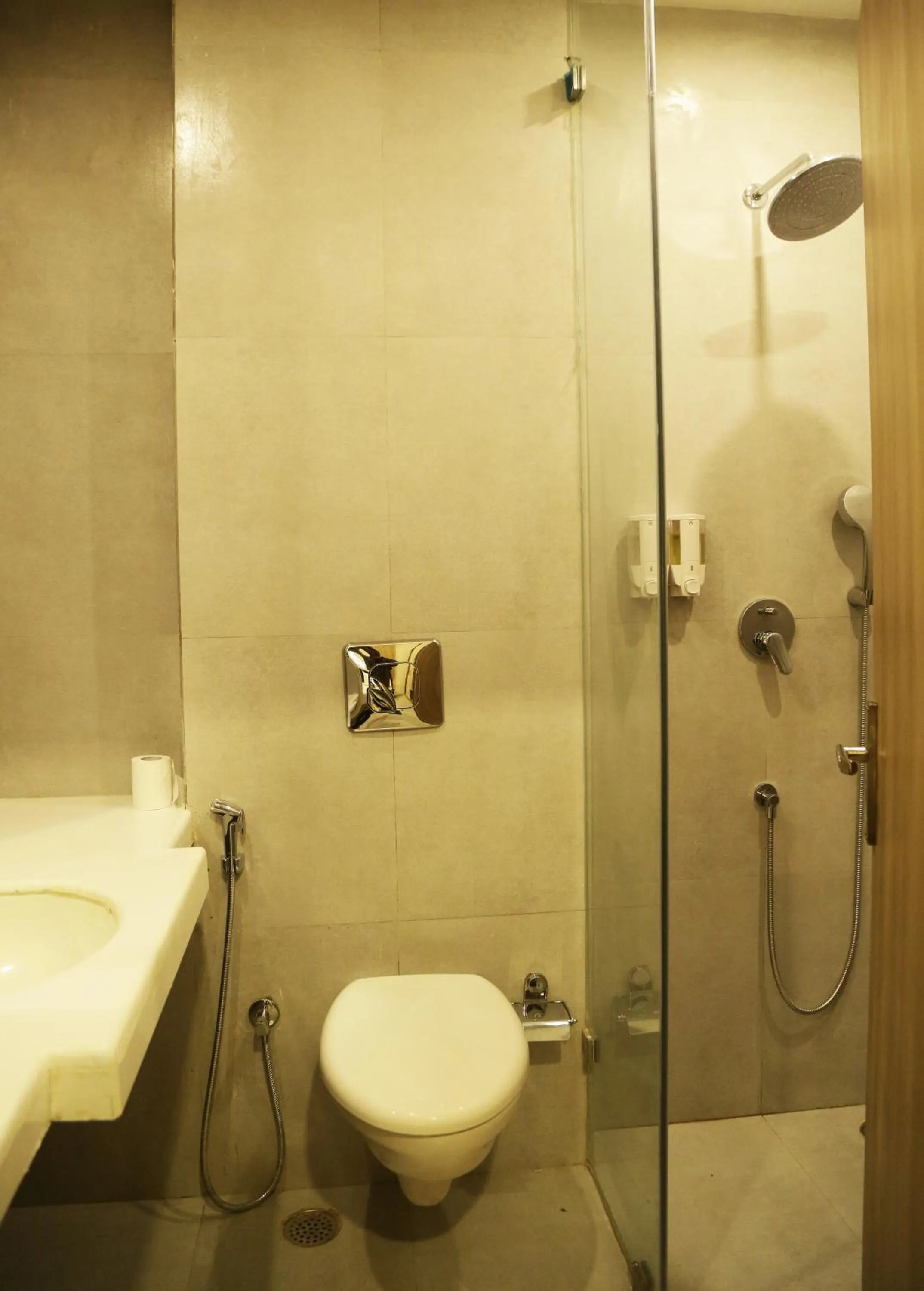 Shower in Hotel Ratangarh Palace