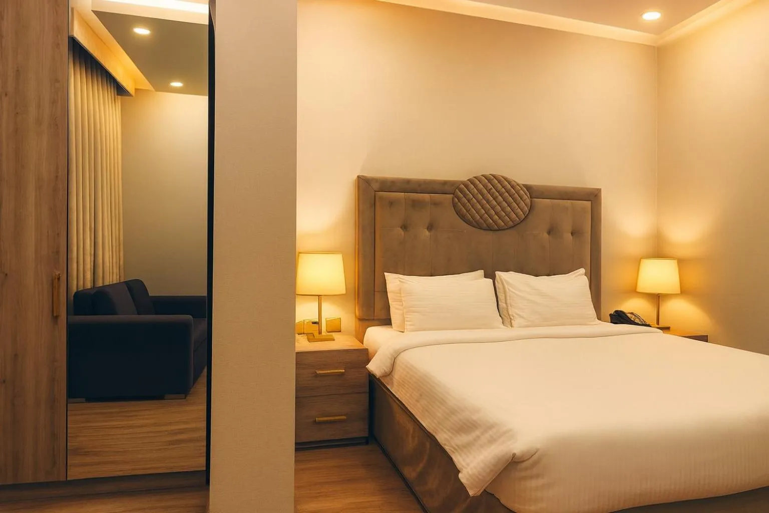 Photo of the whole room, Bed in Saraya Palace Hotel