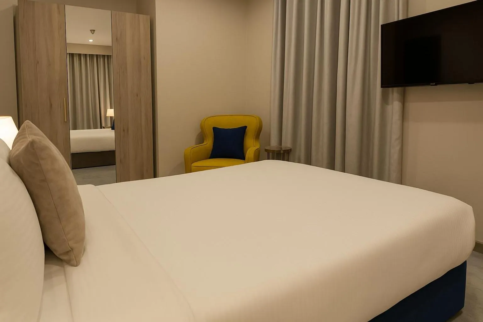 Photo of the whole room, Bed in Saraya Palace Hotel