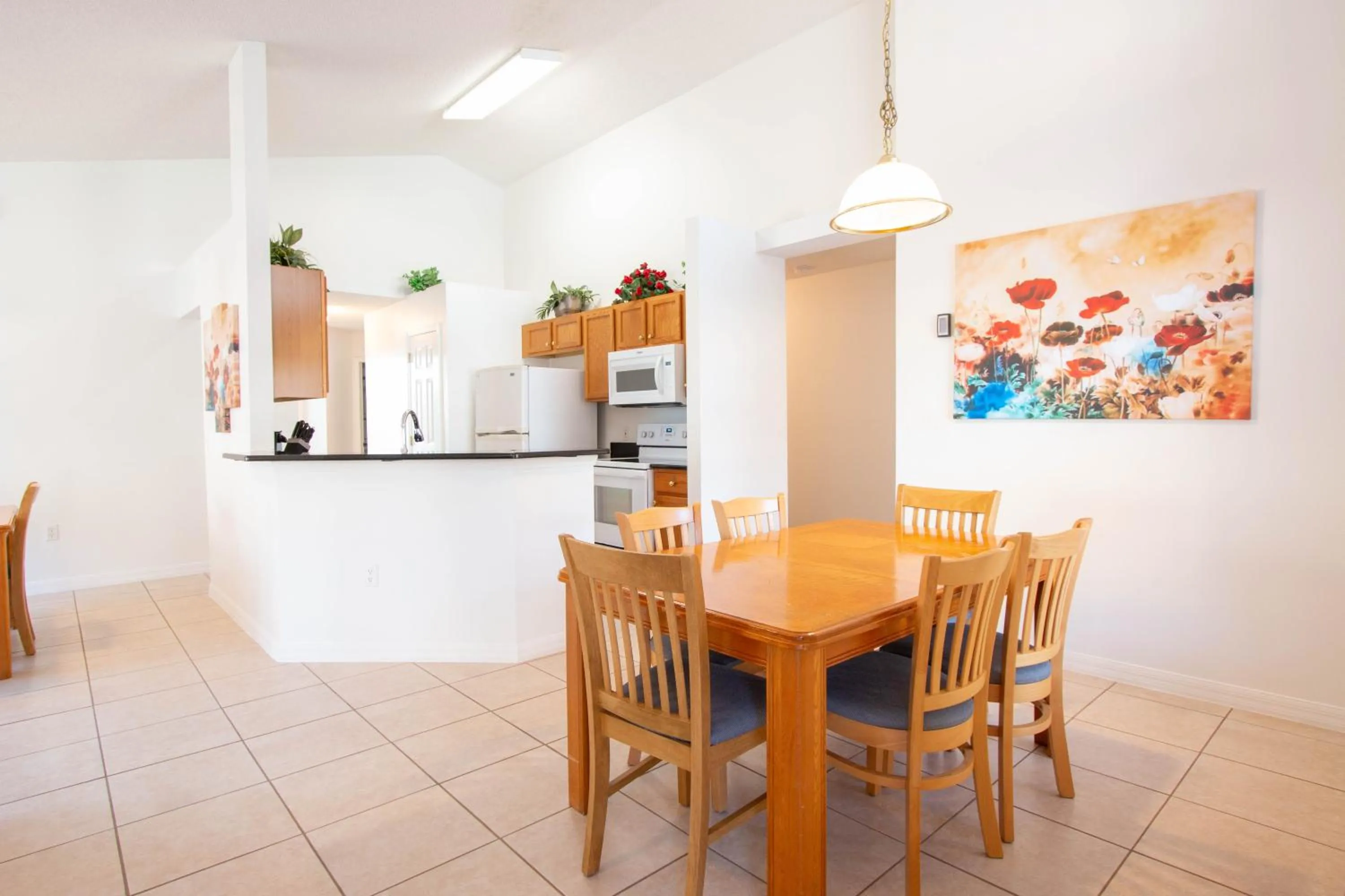 Kitchen or kitchenette in Berkley Lake Townhomes
