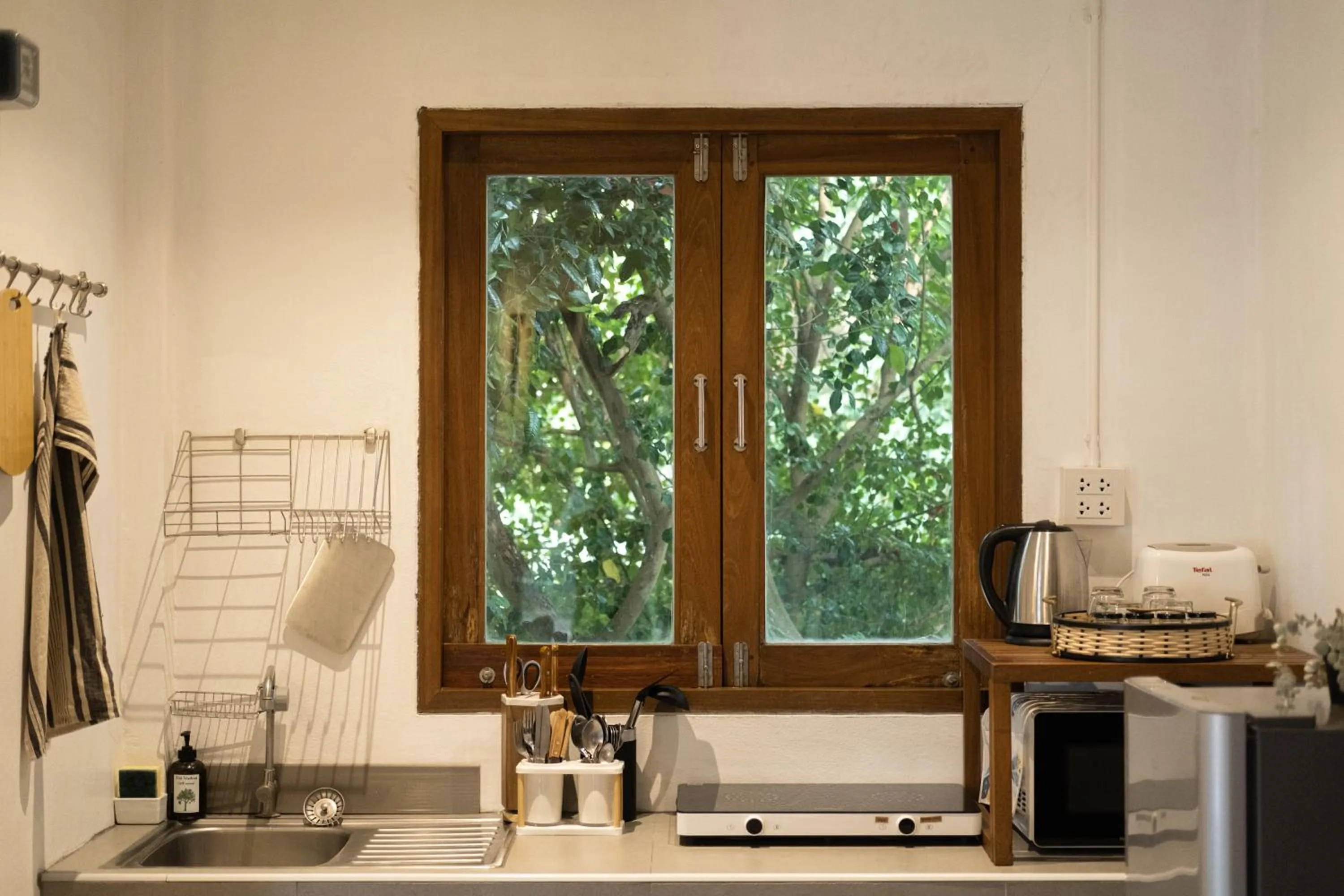 Kitchen or kitchenette in Big Tree Boutique Hotel