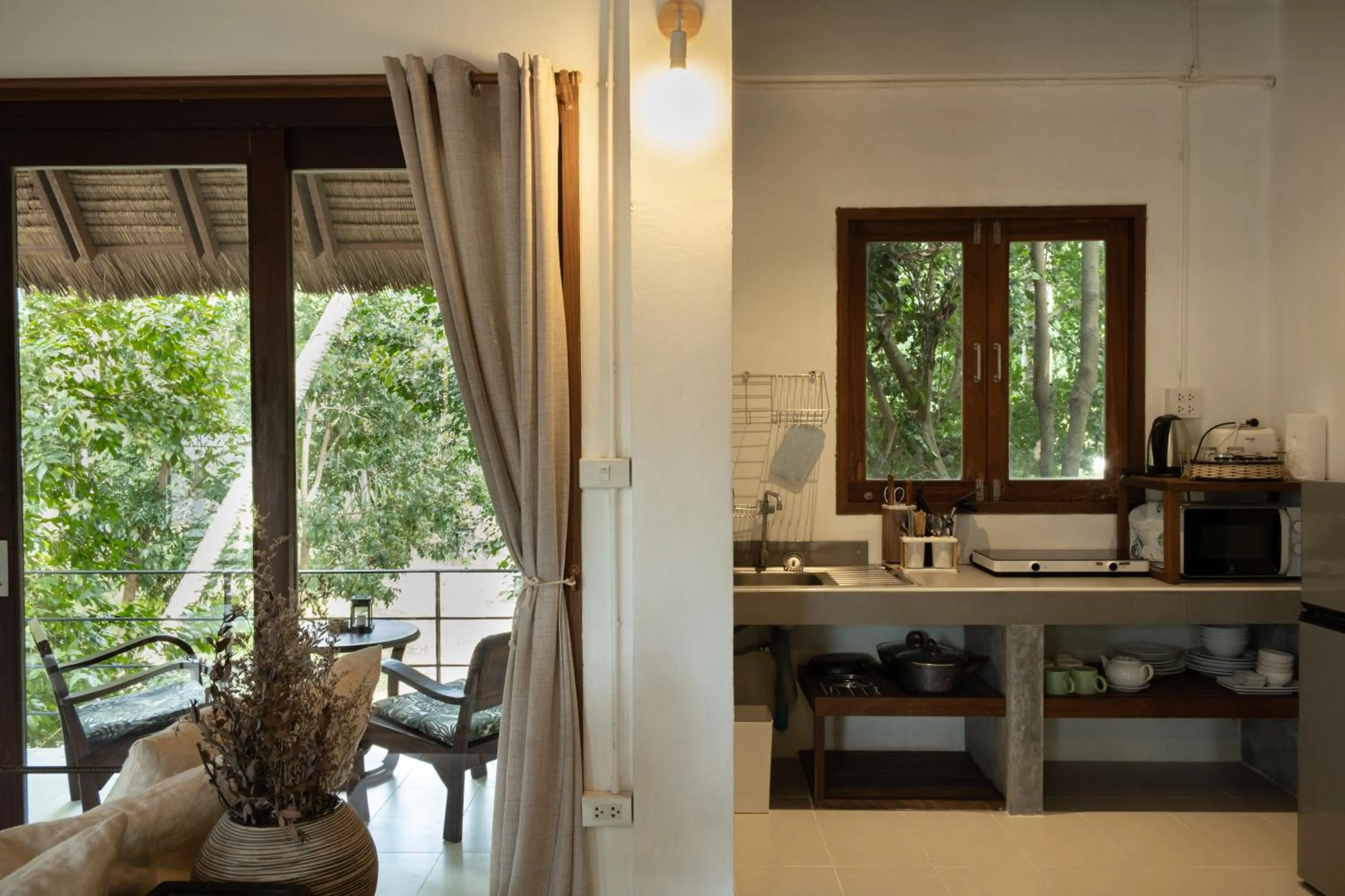 Kitchen or kitchenette in Big Tree Boutique Hotel