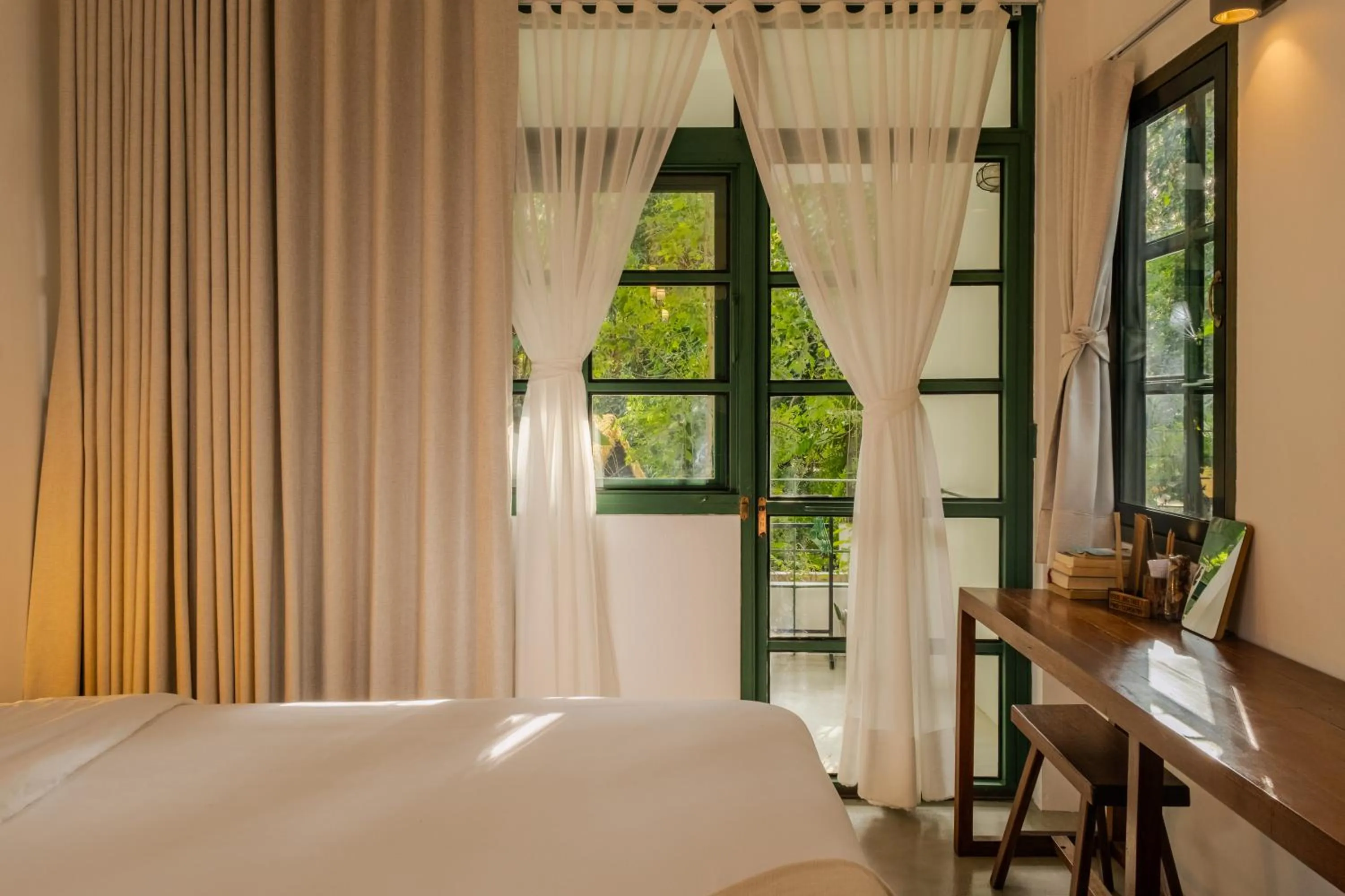 View (from property/room), Bed in Big Tree Boutique Hotel