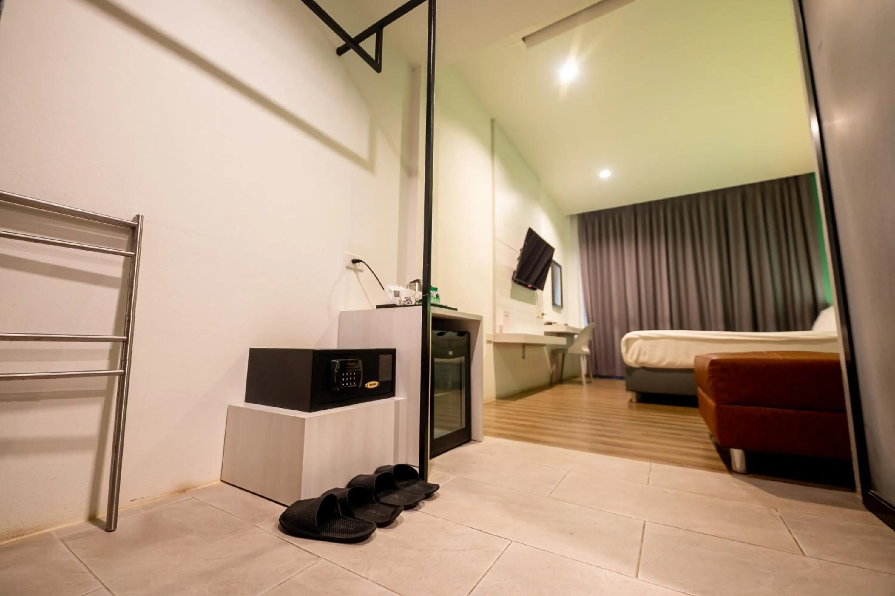 Photo of the whole room, Bed in TOBEDzZ HOTEL