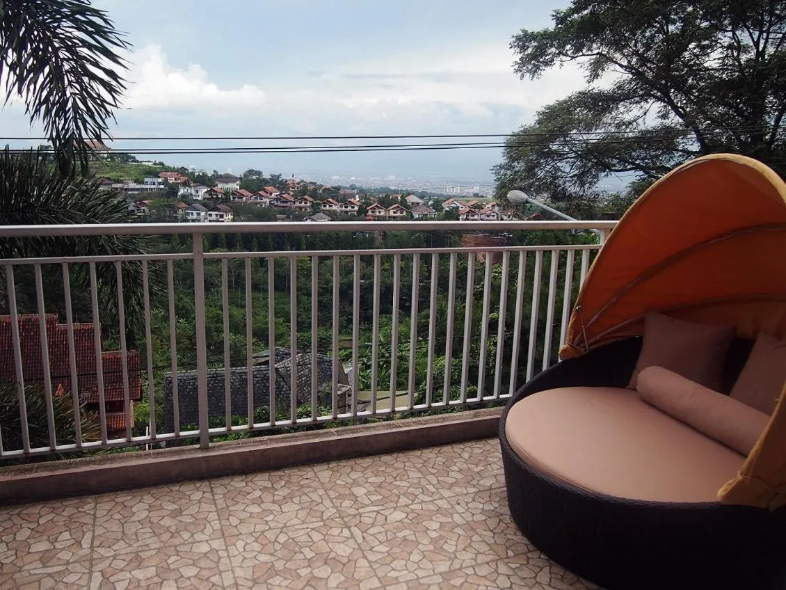 Villa D 14 dago bandung