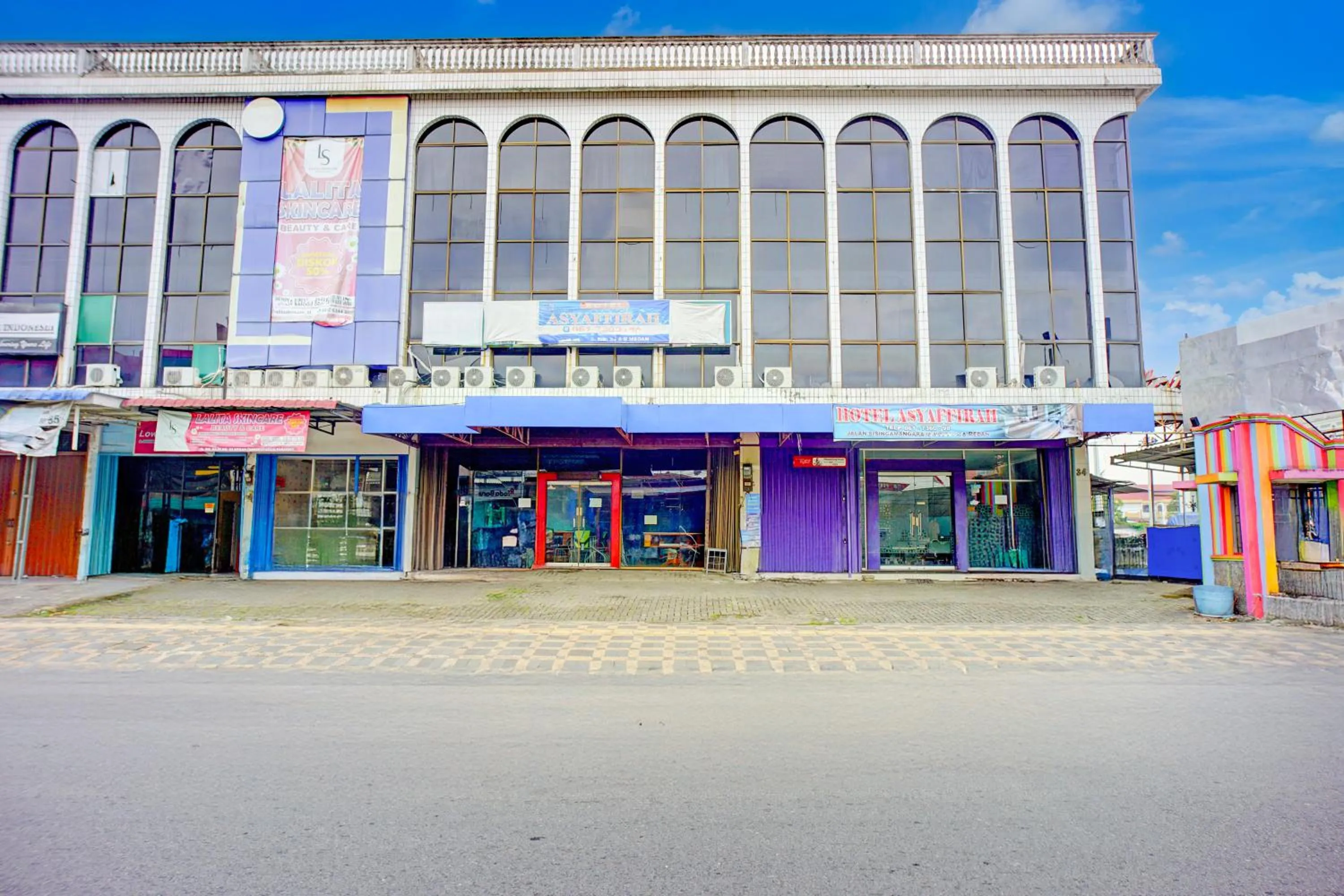 Property building in Hotel O Asyaffirah Near Masjid Raya Al Mashun SM Raja Medan