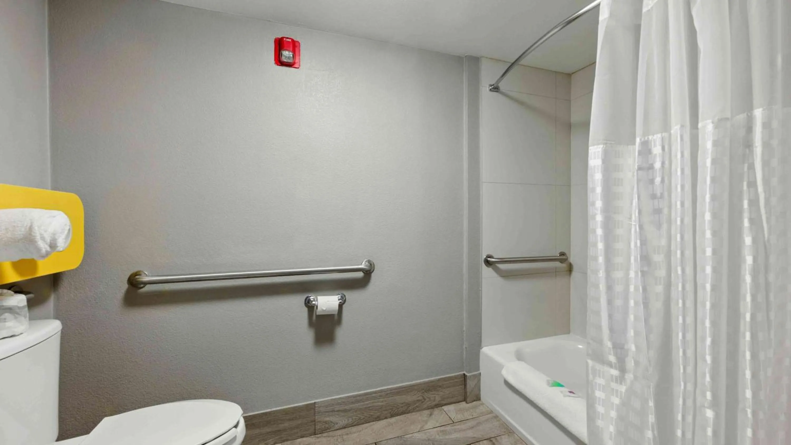 Bathroom in Motel 6-Atlanta, GA - Atlanta Airport