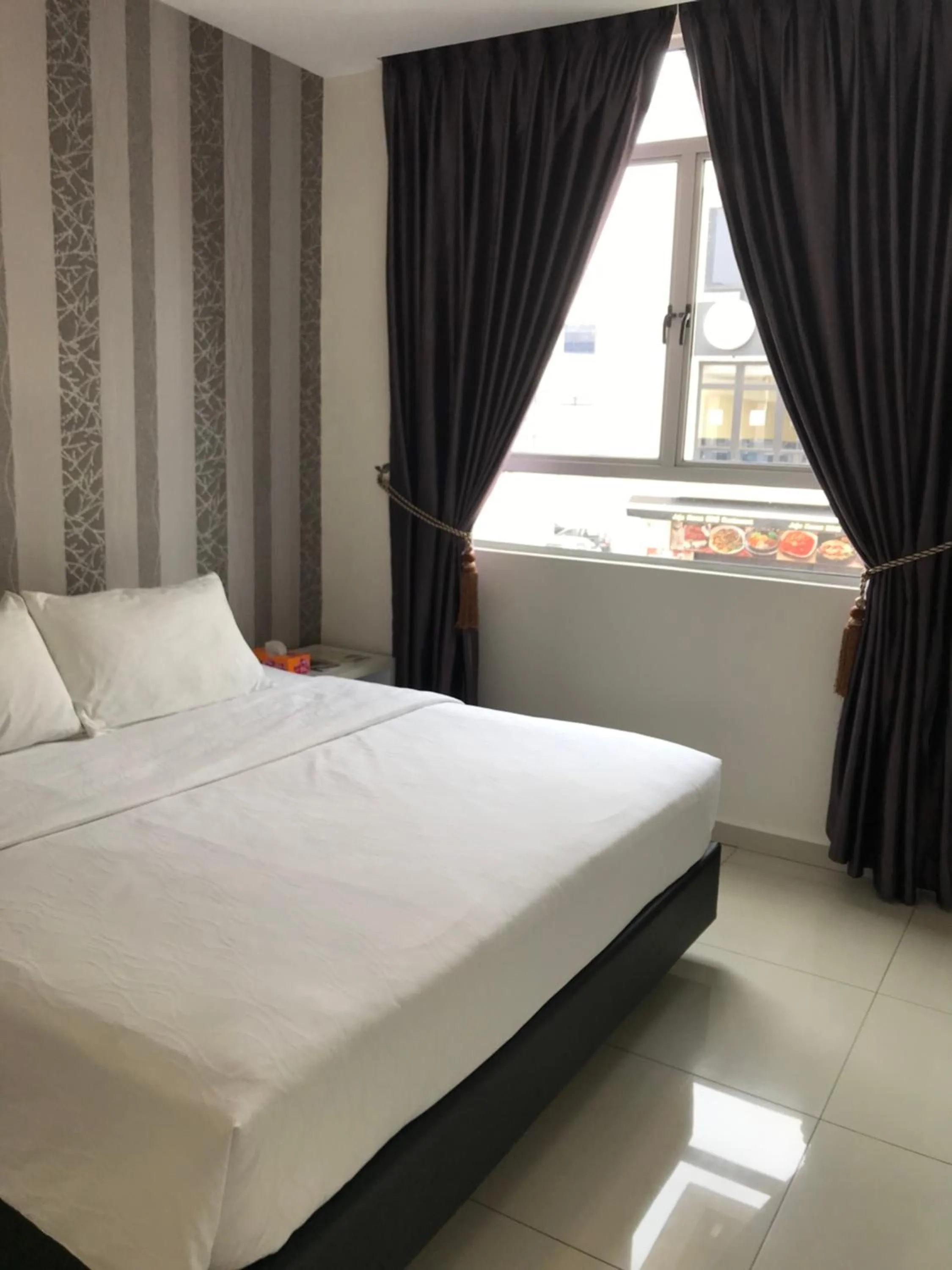 Property building, Bed in GOODY HOTEL