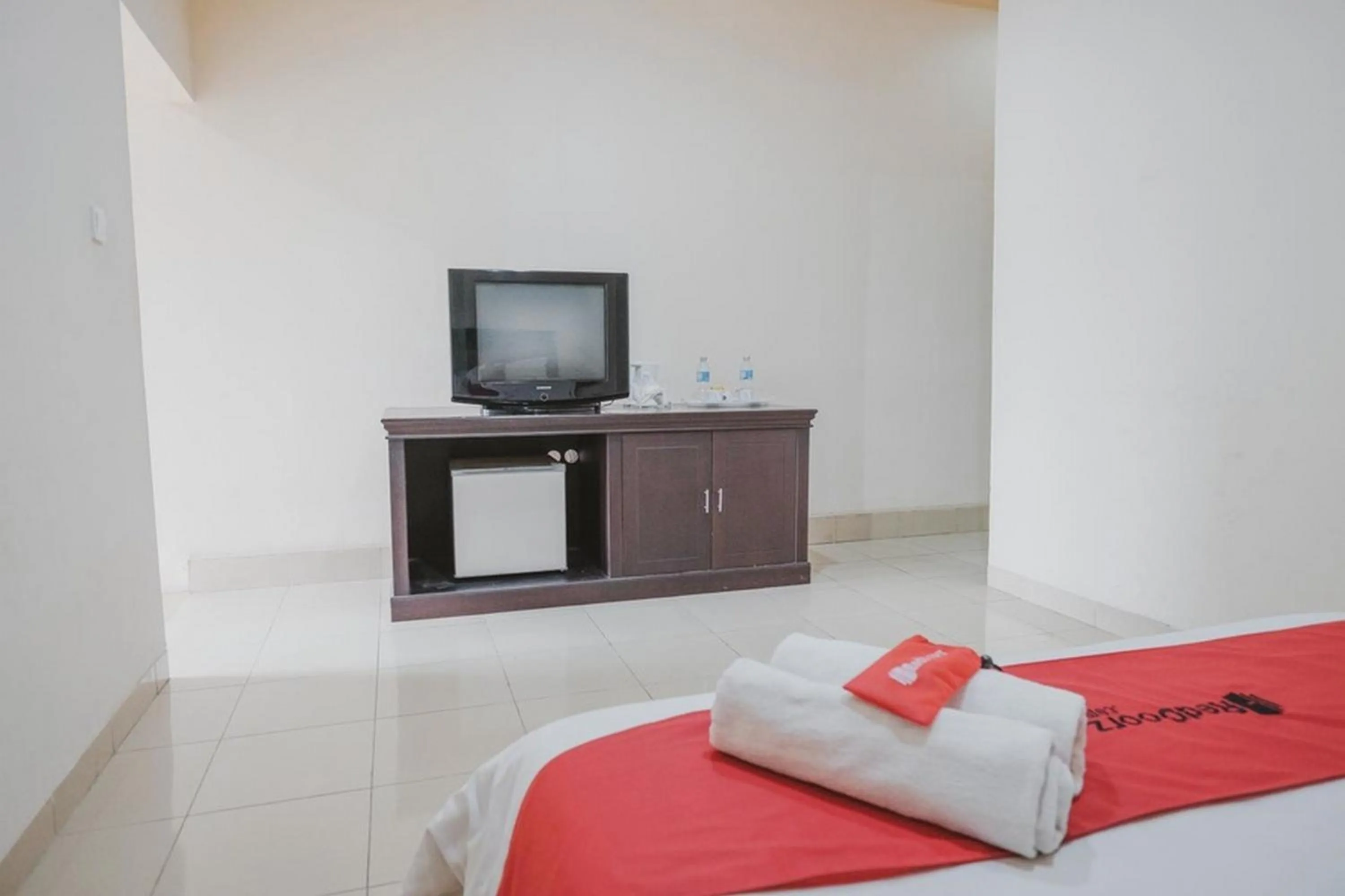 Bedroom, Bed in RedDoorz Premium @ Jalan Pal 10 Jambi